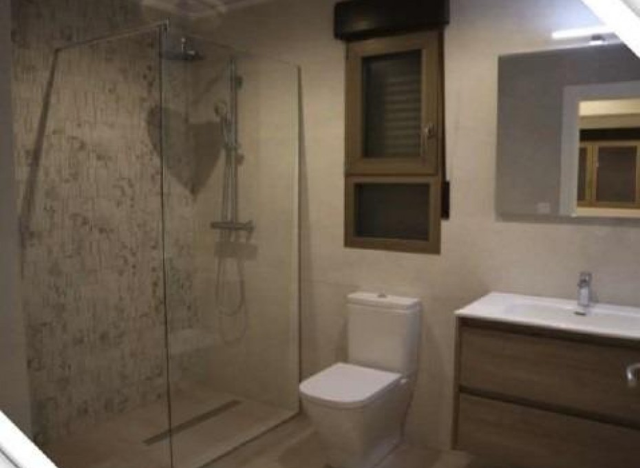 Neue Gebäude - Villa -
Aspe - Centro