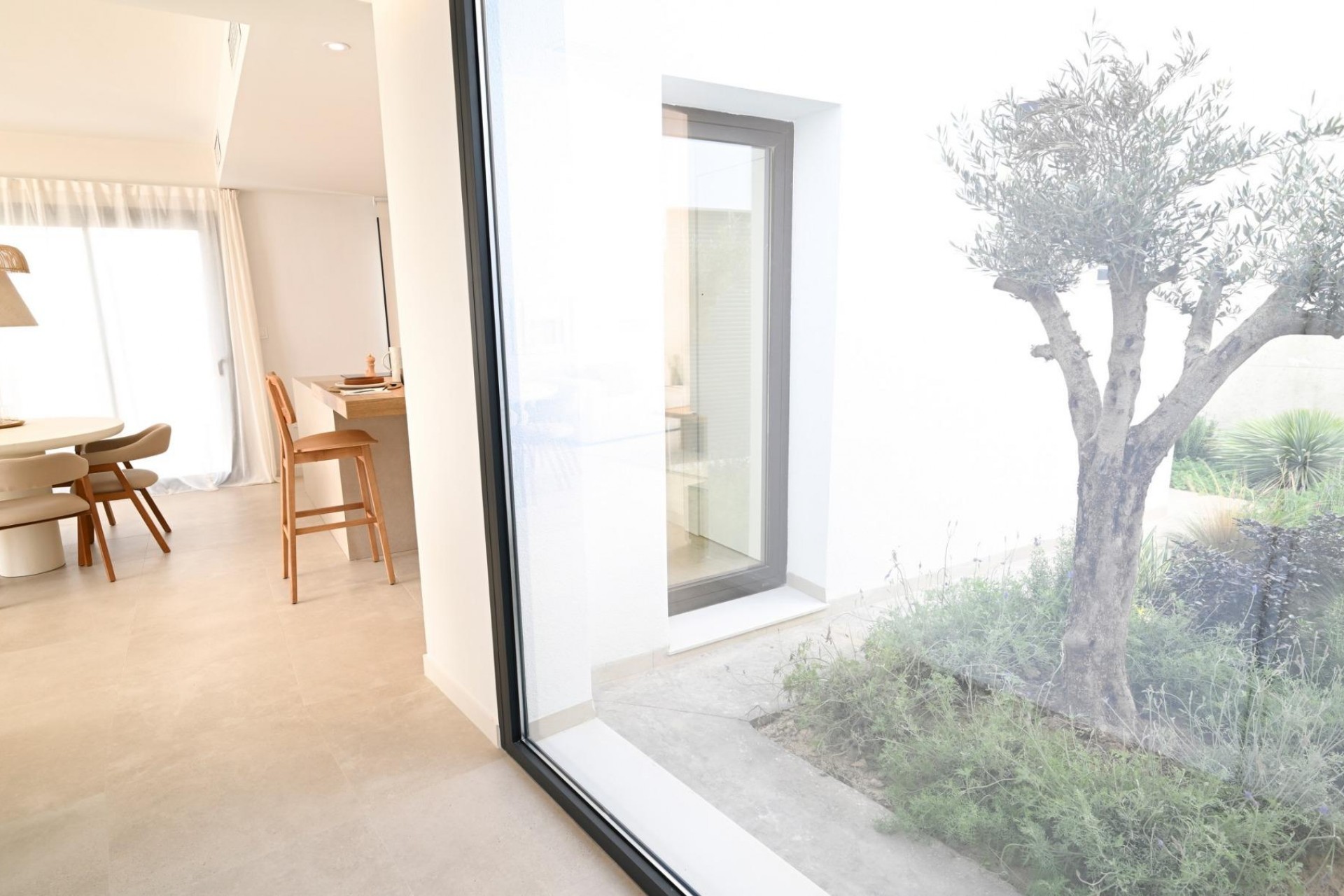 Neue Gebäude - Villa -
BAÑOS Y MENDIGO