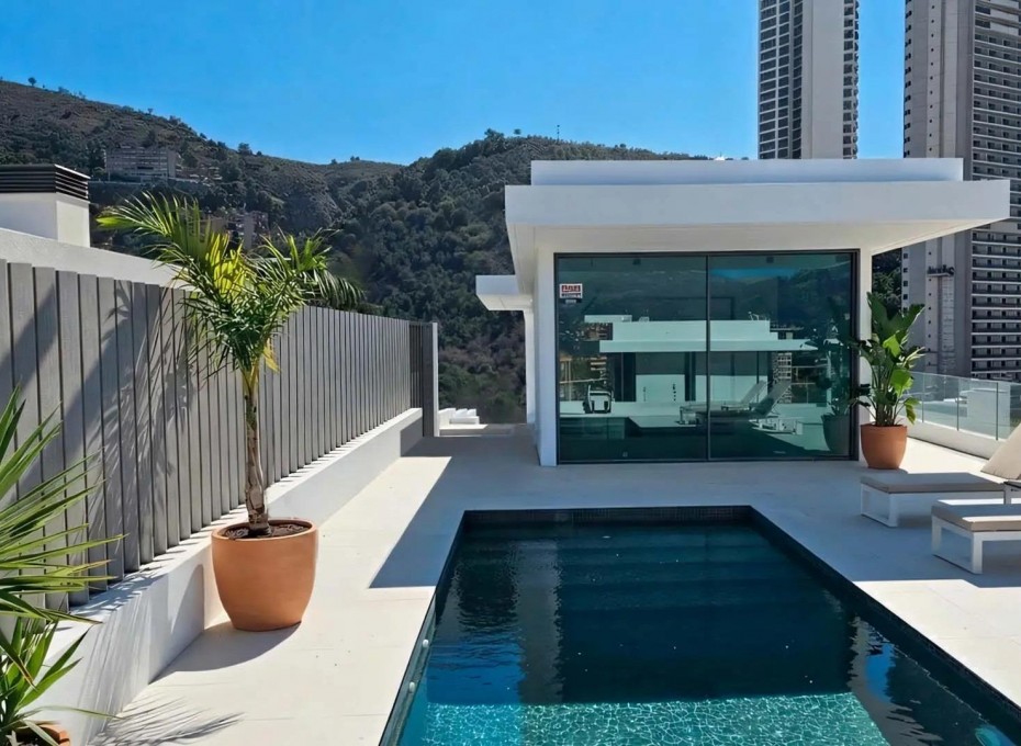 Neue Gebäude - Villa -
Benidorm