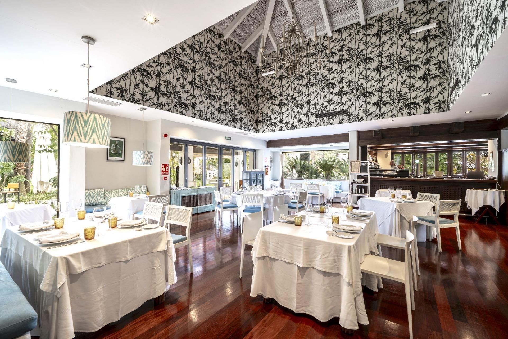 Neue Gebäude - Villa -
Estepona