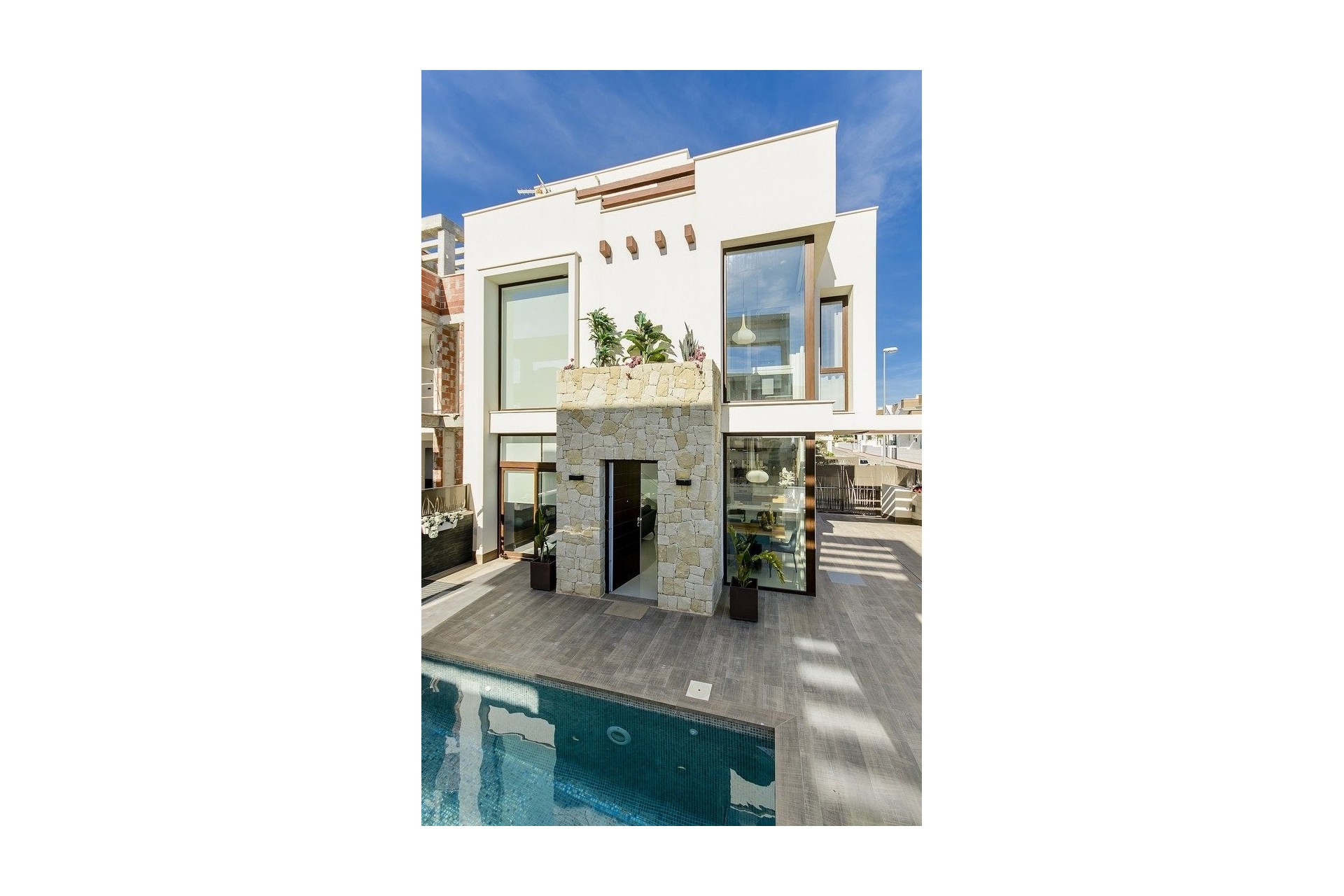 Neue Gebäude - Villa -
Los Montesinos