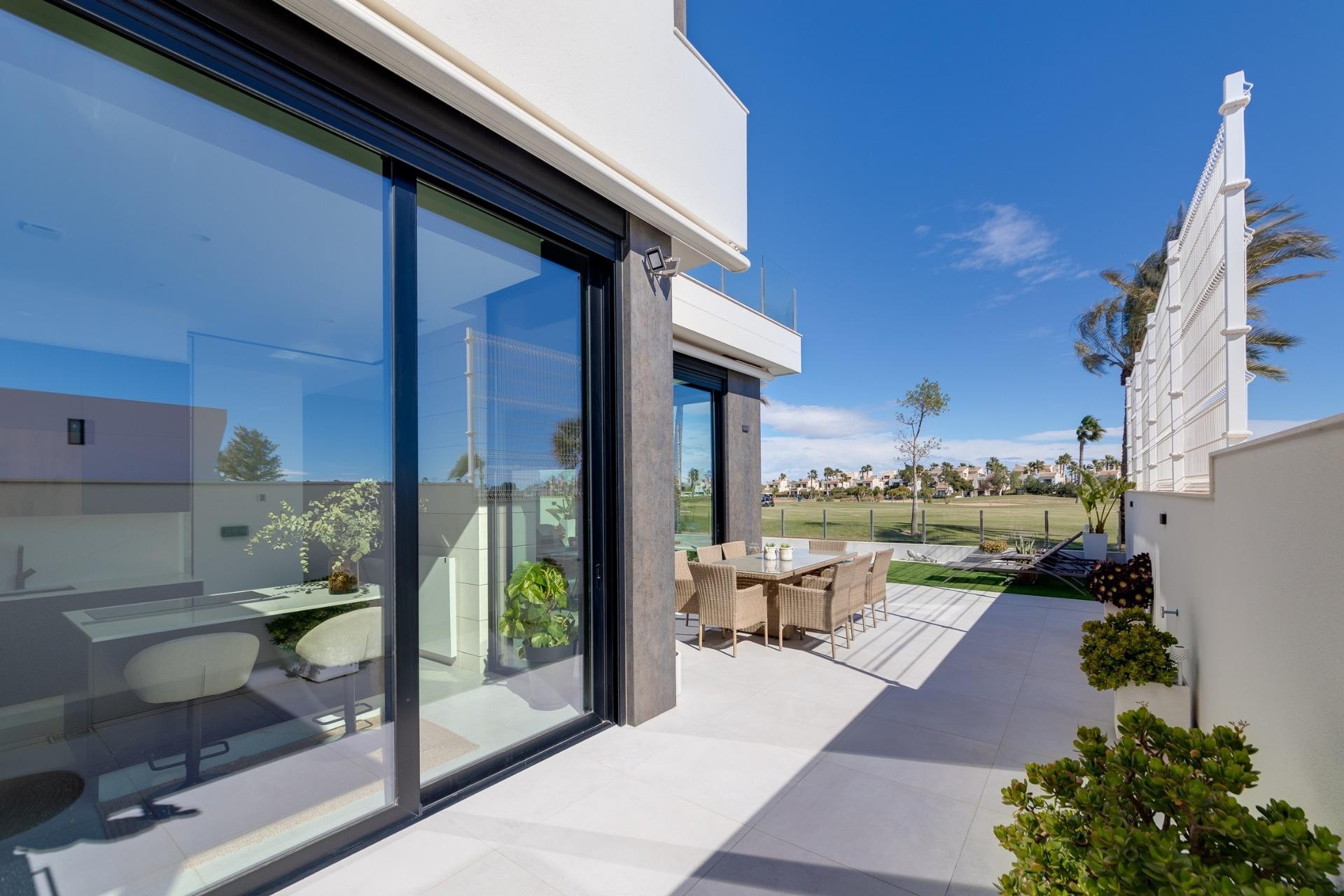 Neue Gebäude - Villa -
Pilar de la Horadada