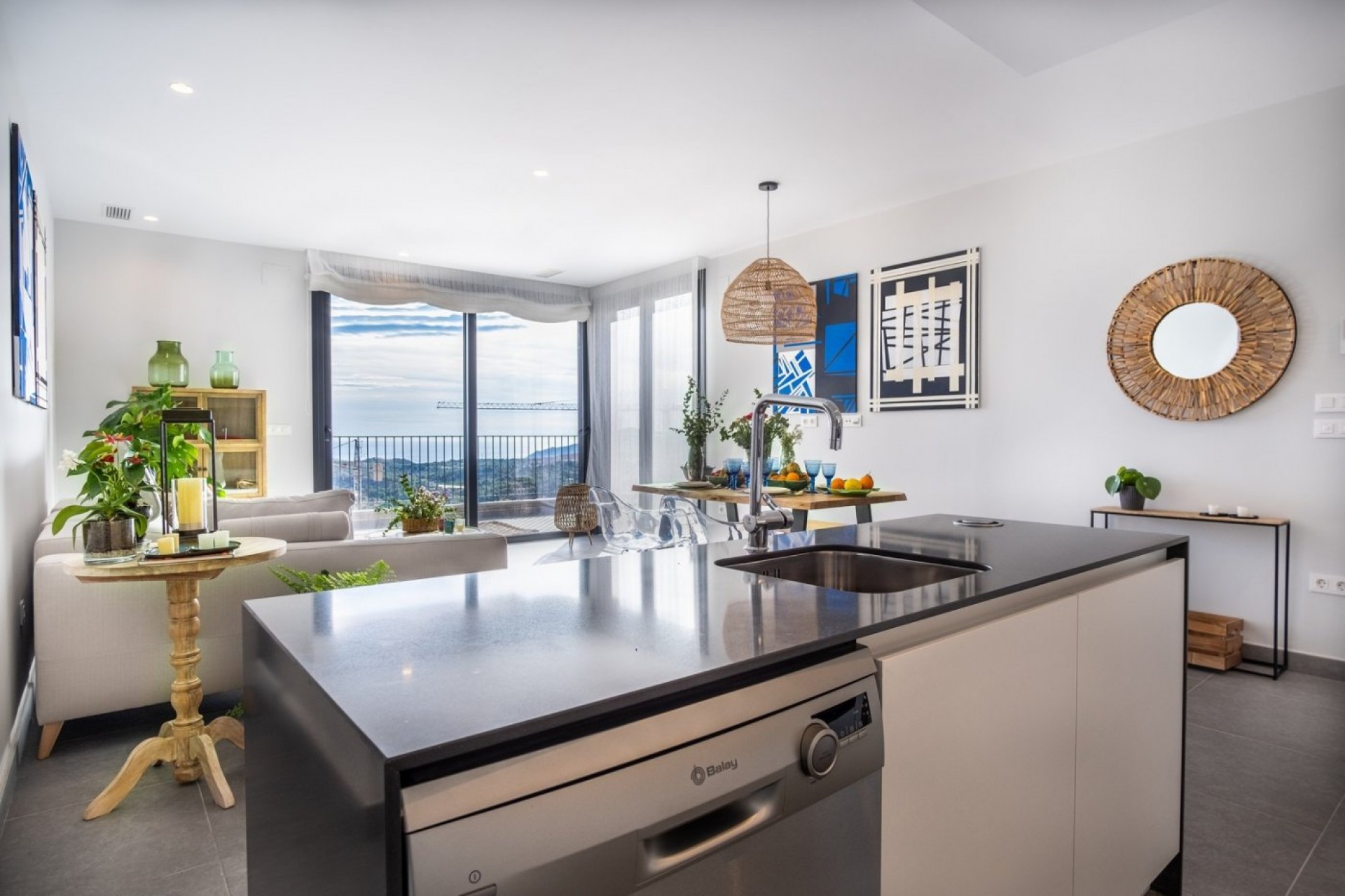 Neue Gebäude - Villa -
Polop