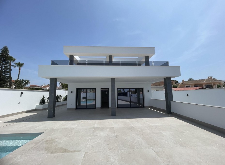 Neue Gebäude - Villa -
Rojales