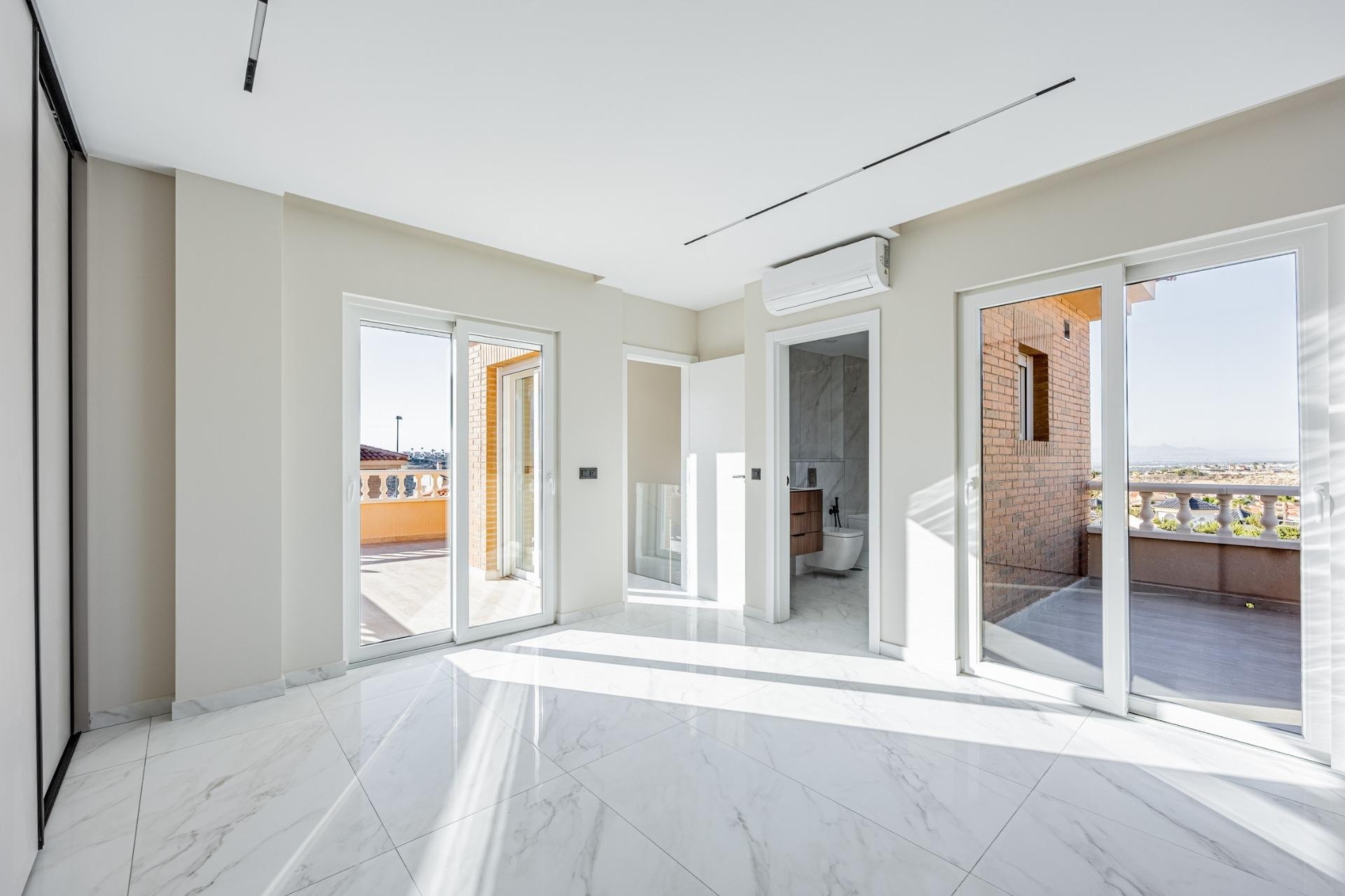 Neue Gebäude - Villa -
Rojales