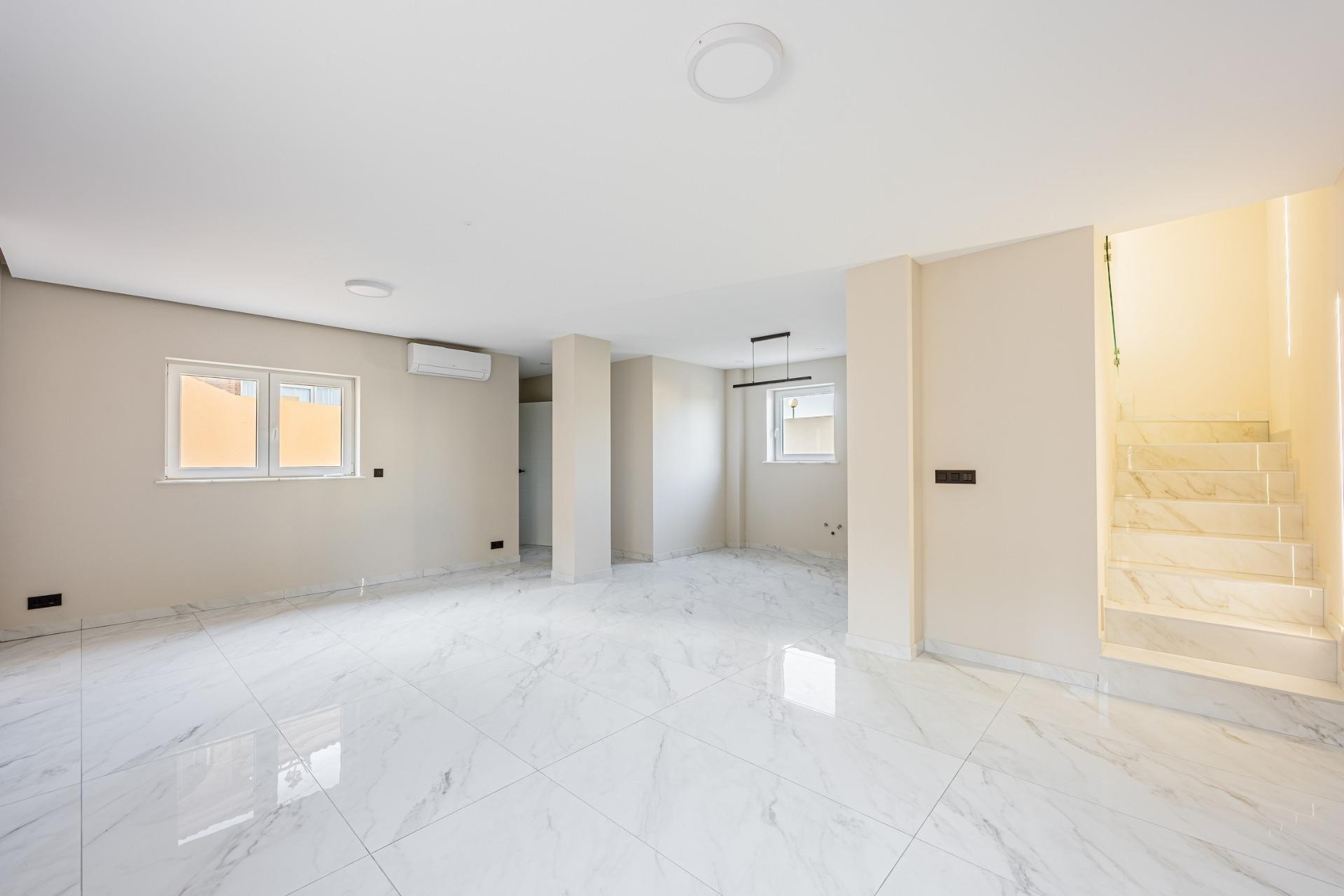 Neue Gebäude - Villa -
Rojales