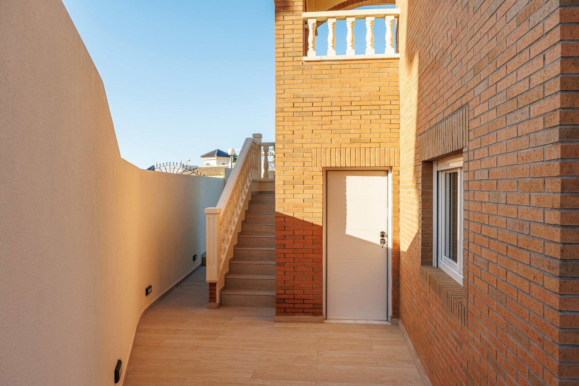 Neue Gebäude - Villa -
Rojales