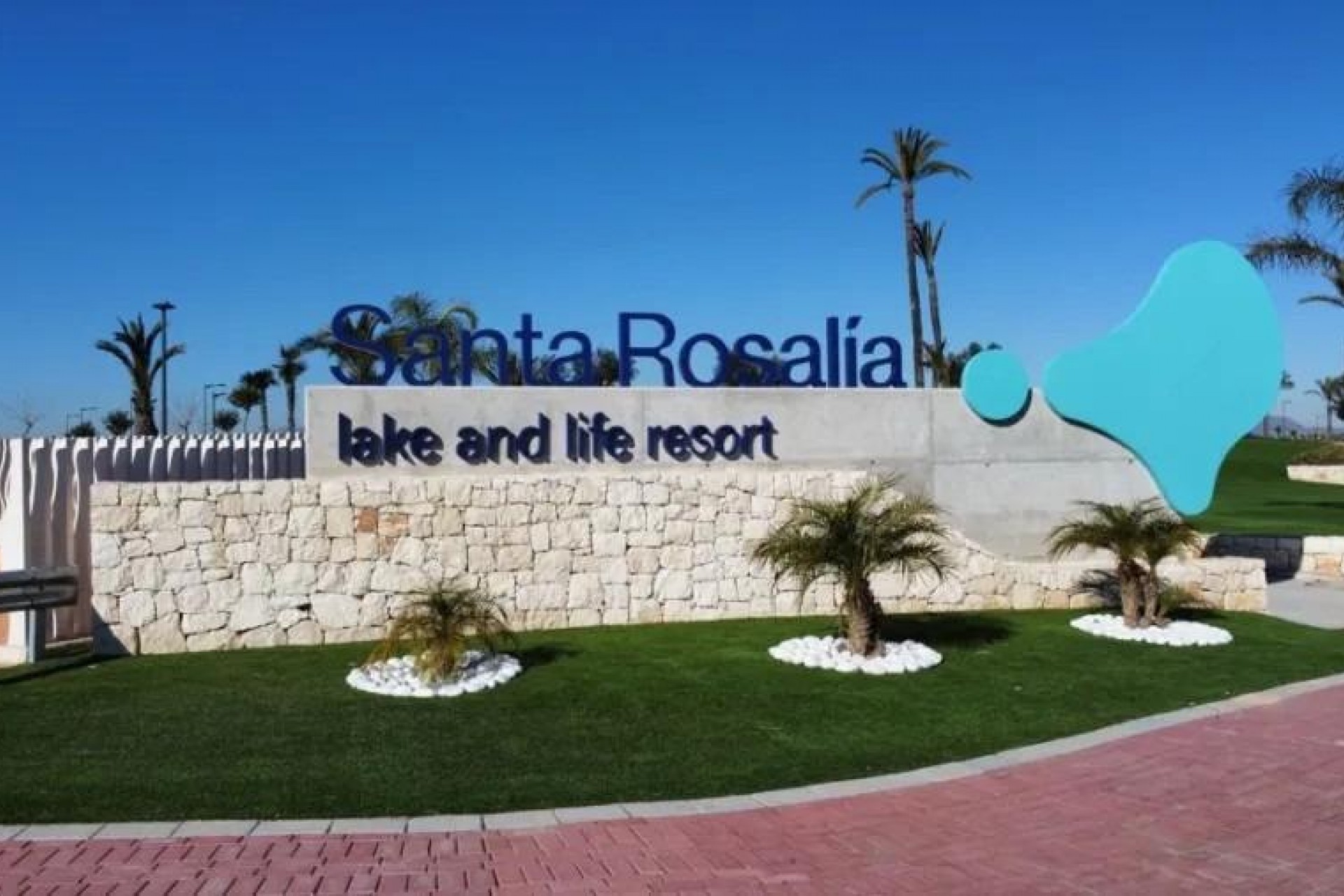 Neue Gebäude - Villa -
Torre Pacheco - Santa Rosalia Lake And Life Resort