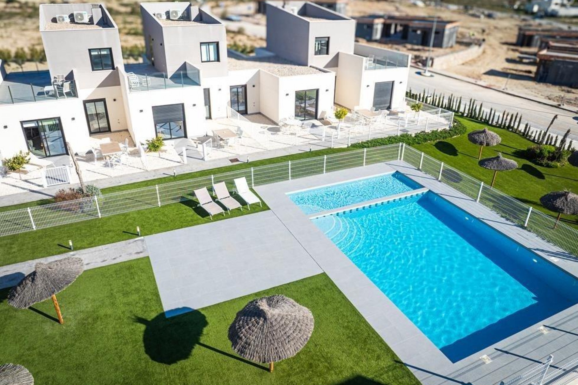 New Build - Semidetached -
BAÑOS Y MENDIGO