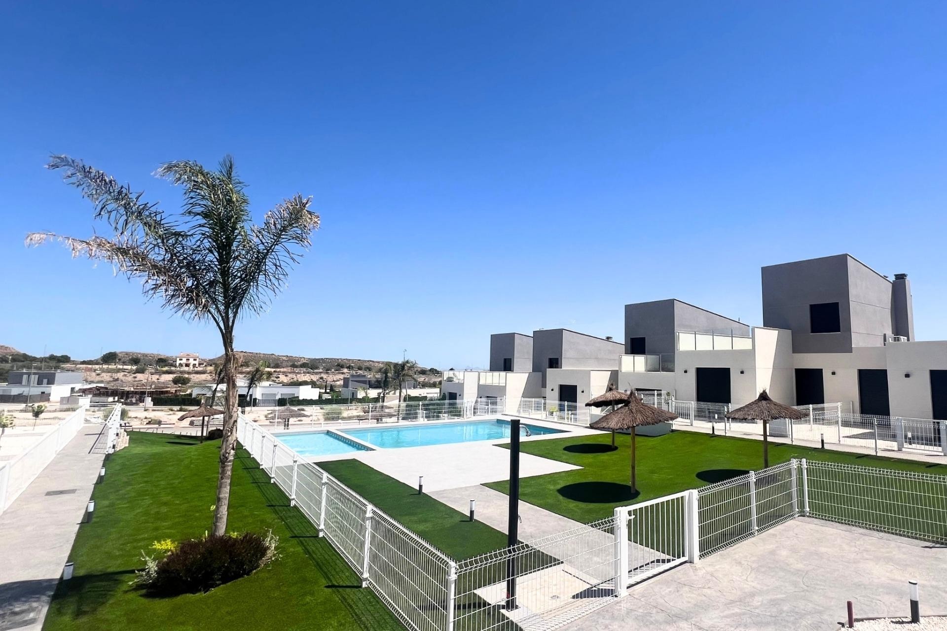 New Build - Town house -
BAÑOS Y MENDIGO - Altaona Golf