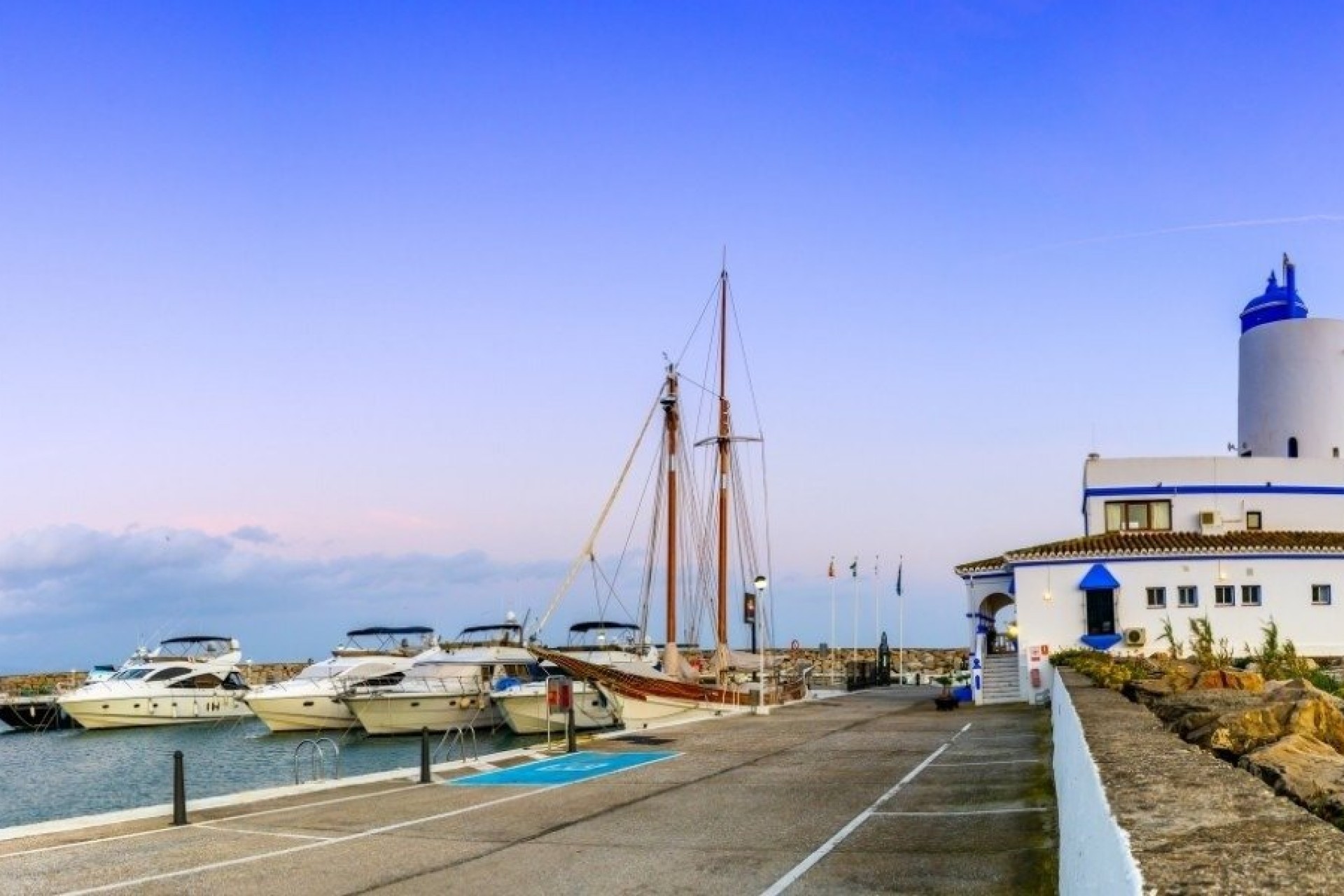 Nieuwbouw Woningen - Town house -
Manilva - Punta chullera