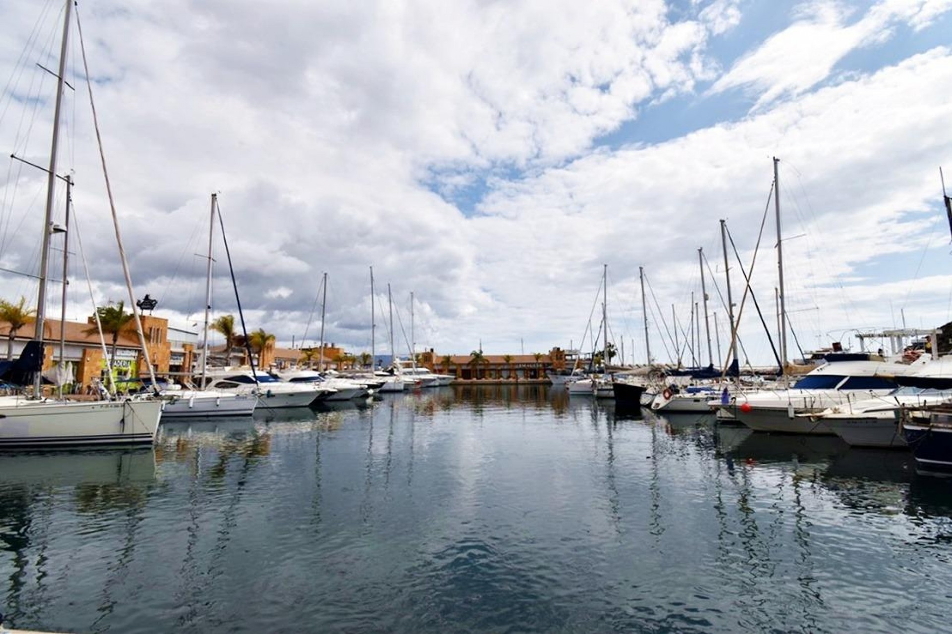 Nouvelle construction - Apartment -
Puerto de mazarron