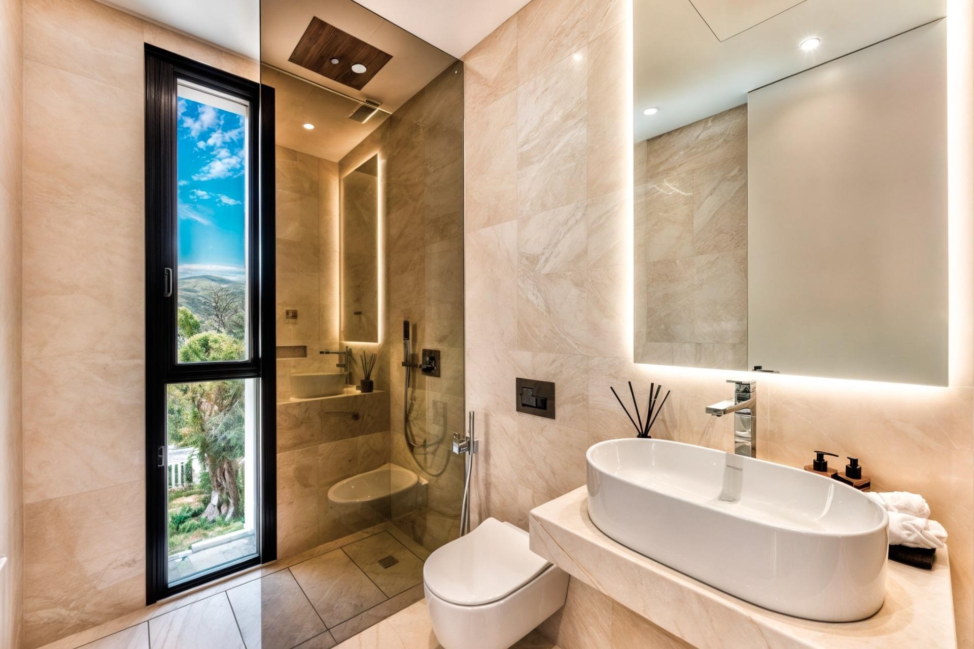 Nueva construcción  - Villa -
Marbella - Lomas De Marbella Club