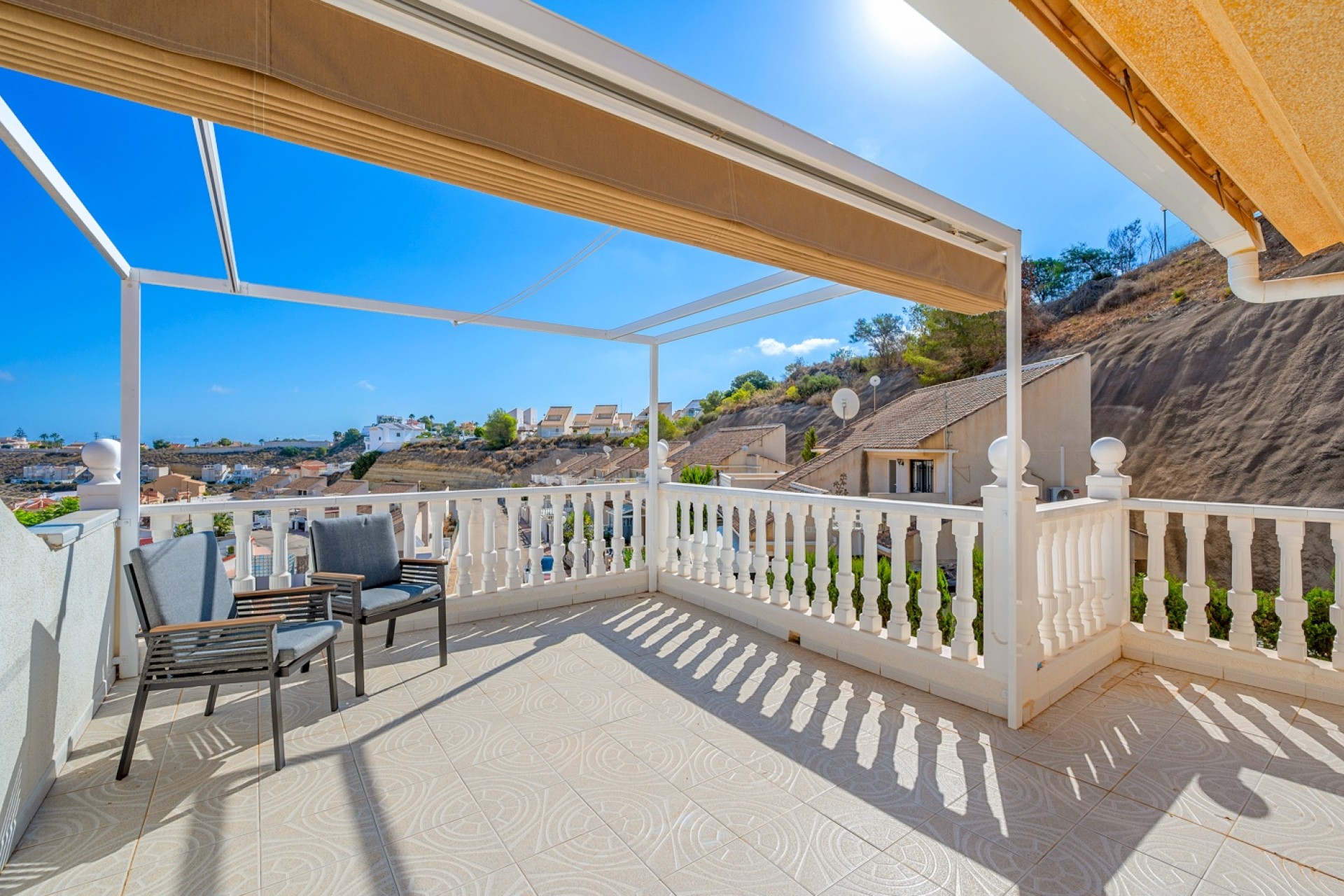 Resale - 4. Semi-detached villa -
Ciudad Quesada - Costa Blanca South