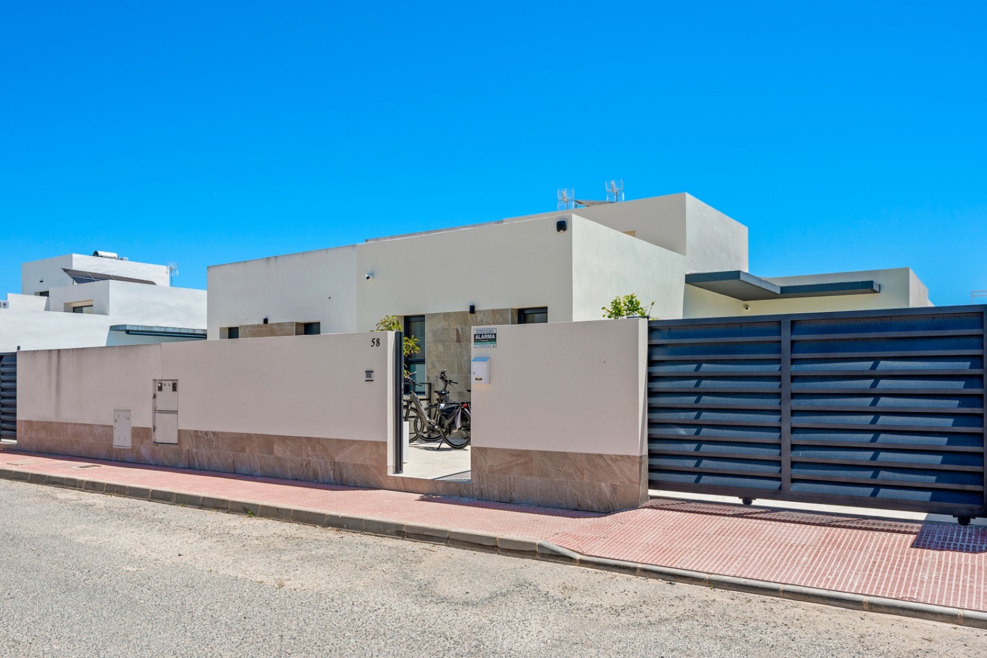 Resale - 6. Detached villa -
Daya Nueva - Costa Blanca South