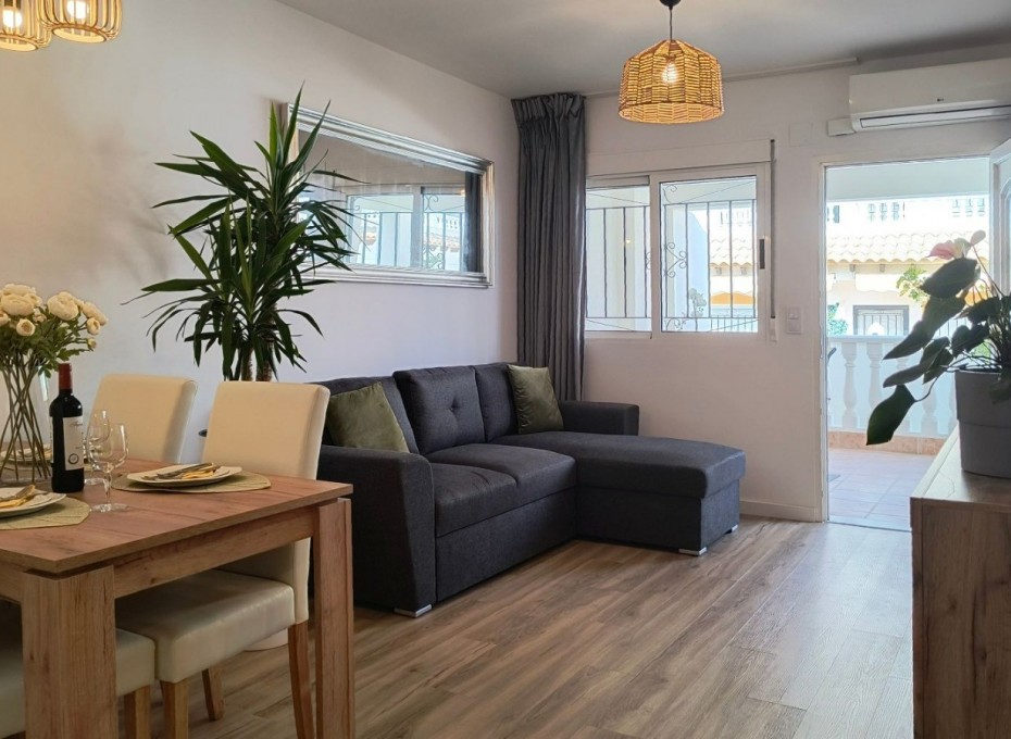 Resale - Adosado -
Orihuela Costa - Punta Prima