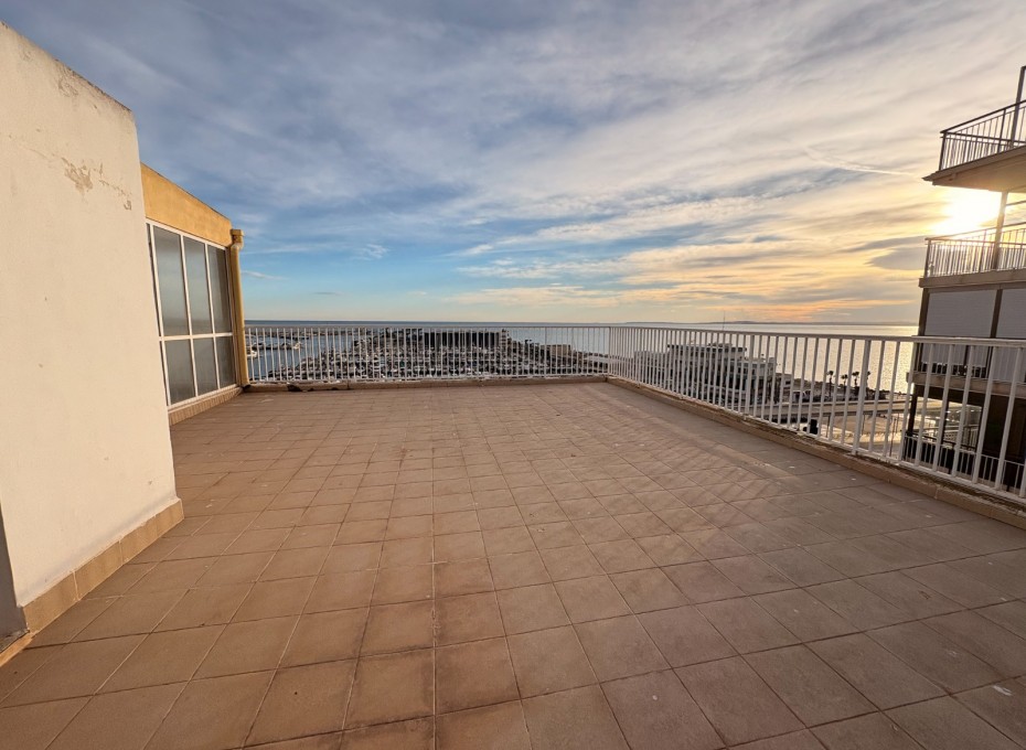 Resale - Apartamento -
Santa Pola - Puerto