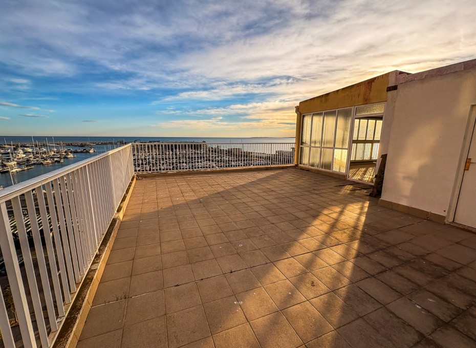 Resale - Apartamento -
Santa Pola - Puerto