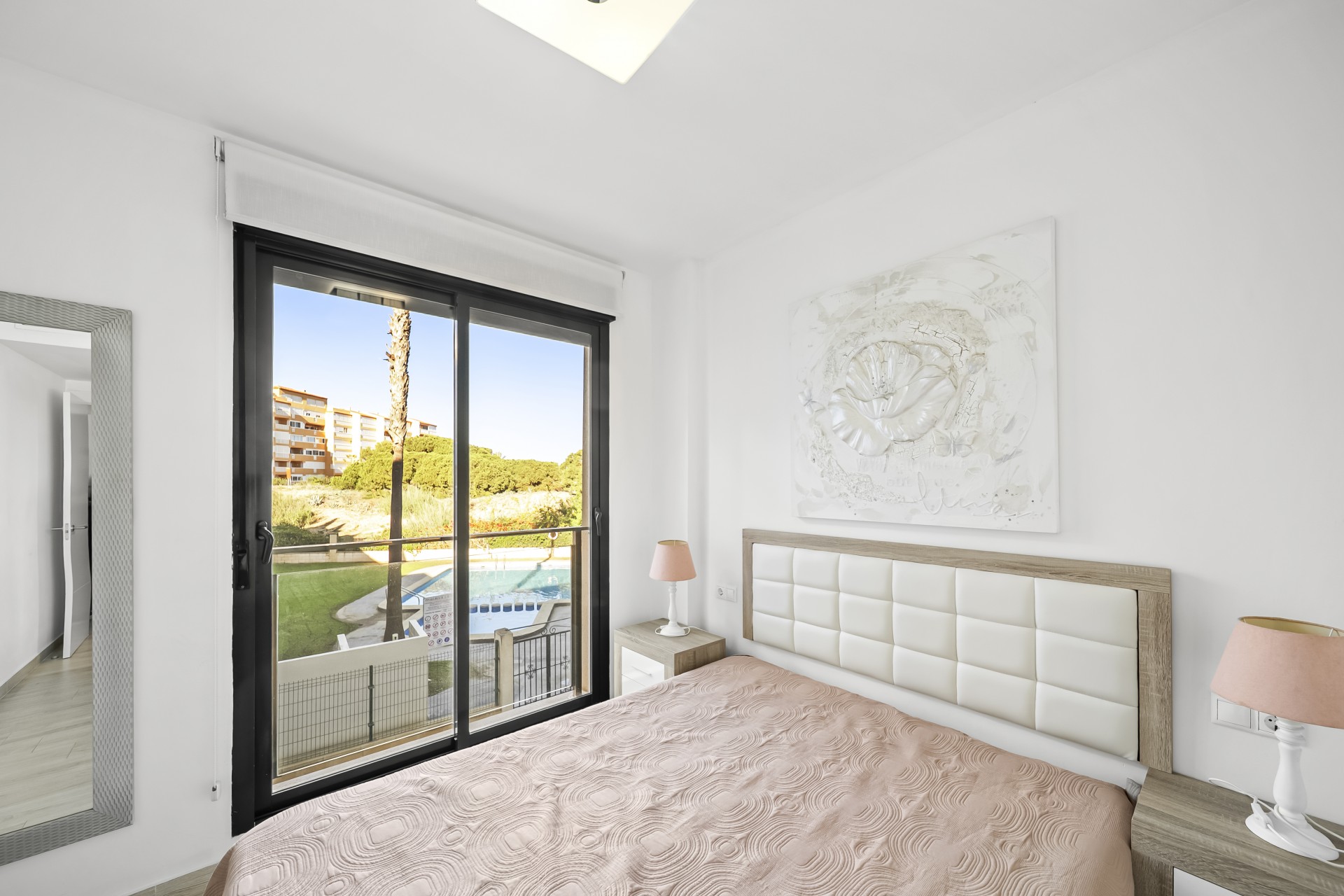 Resale - Apartamento -
Torrevieja - La Mata