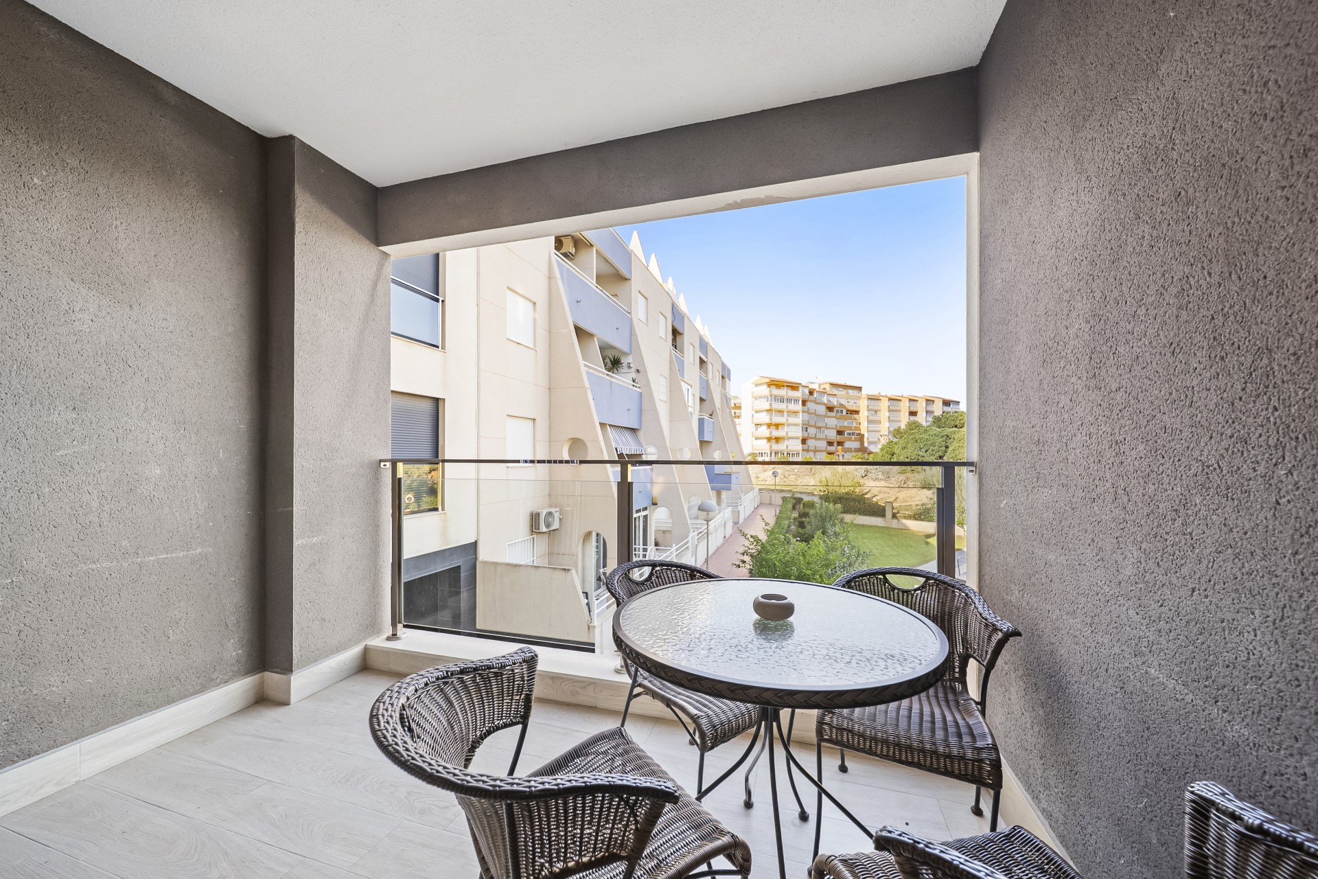 Resale - Apartamento -
Torrevieja - La Mata