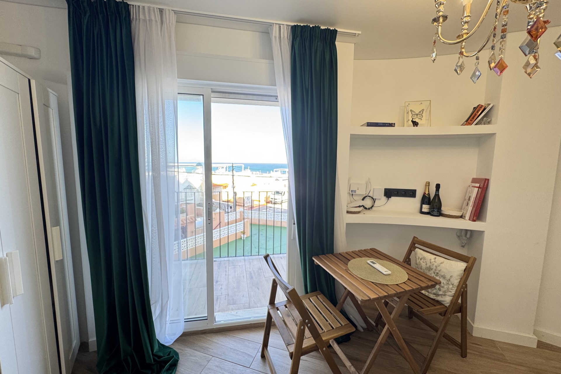 Resale - Apartamento -
Torrevieja - La Mata