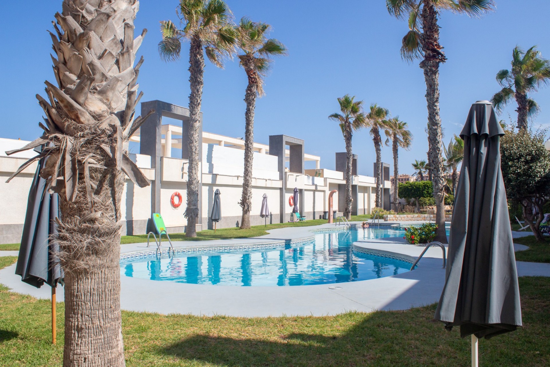 Resale - Apartamento -
Torrevieja - La Mata