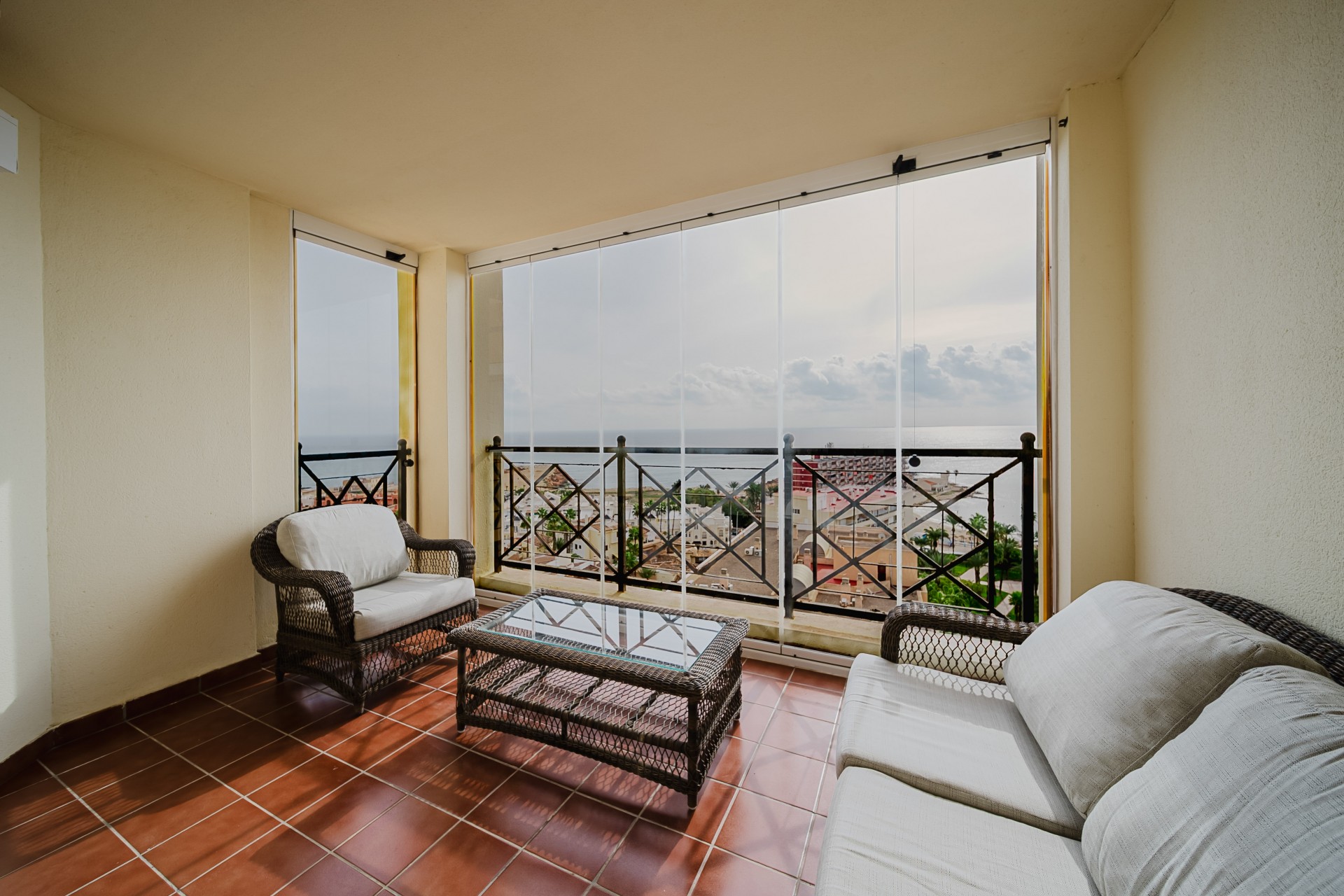 Resale - Apartamento -
Torrevieja - Playa de los locos