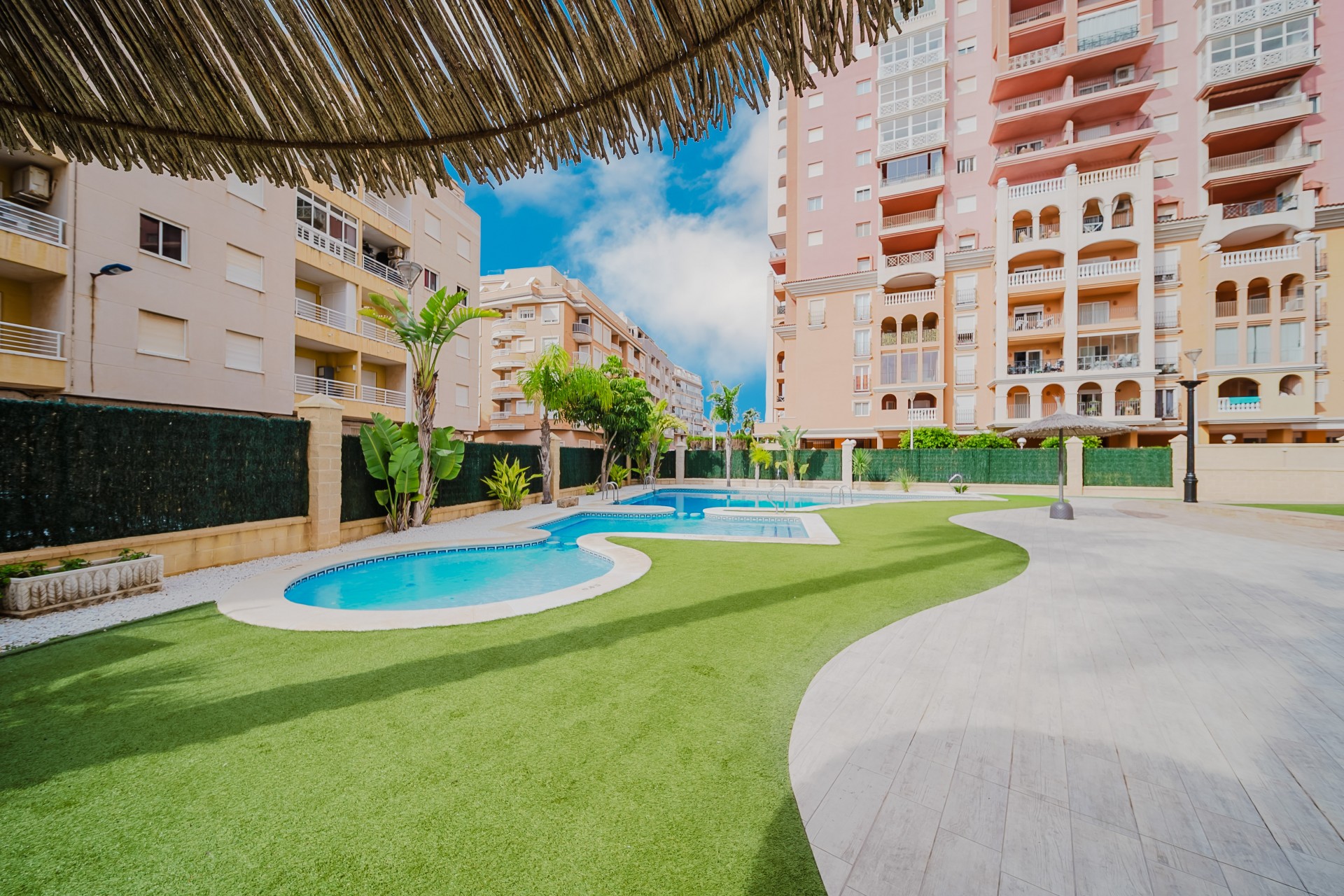 Resale - Apartamento -
Torrevieja - Playa de los locos