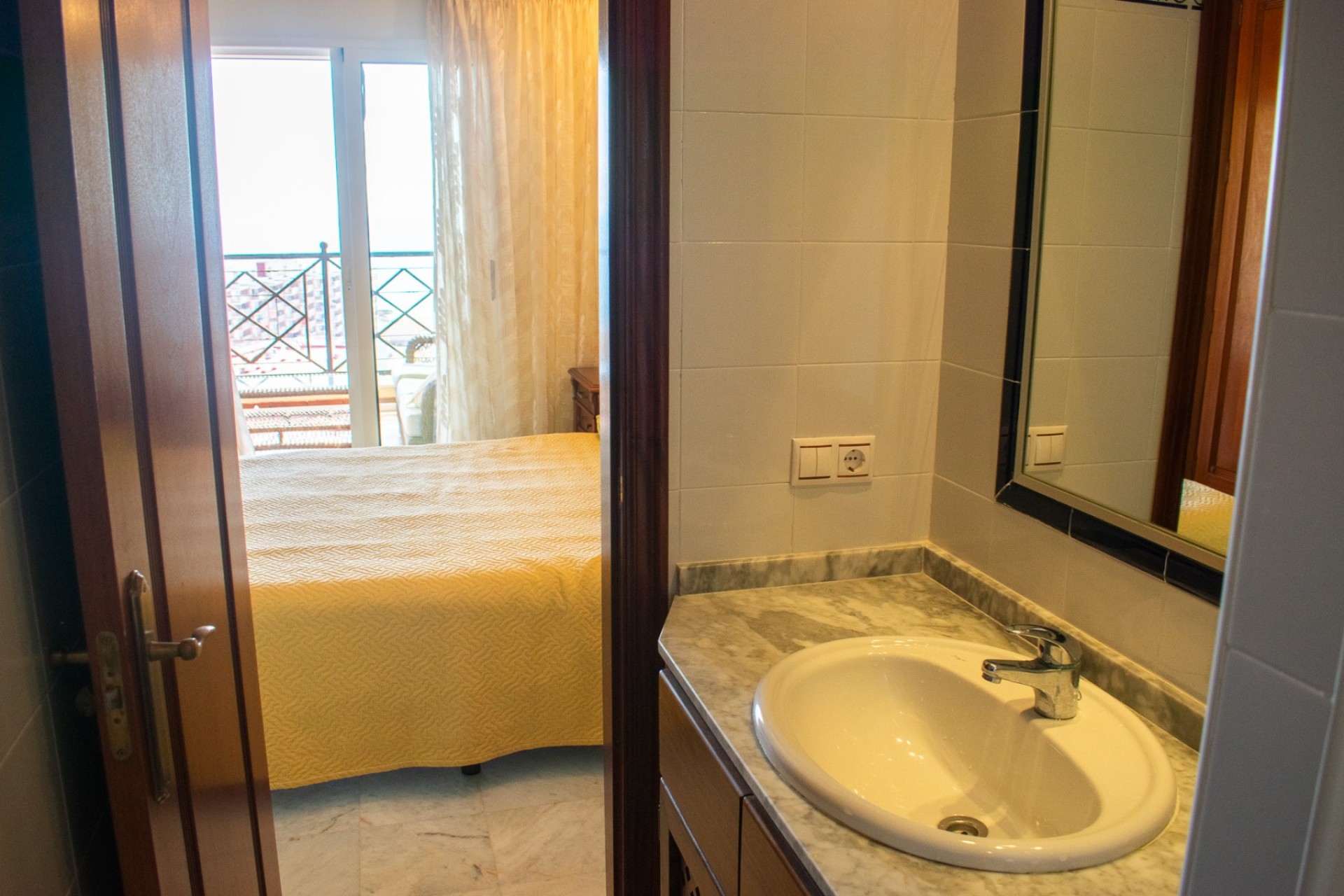 Resale - Apartamento -
Torrevieja - Playa de los Locos