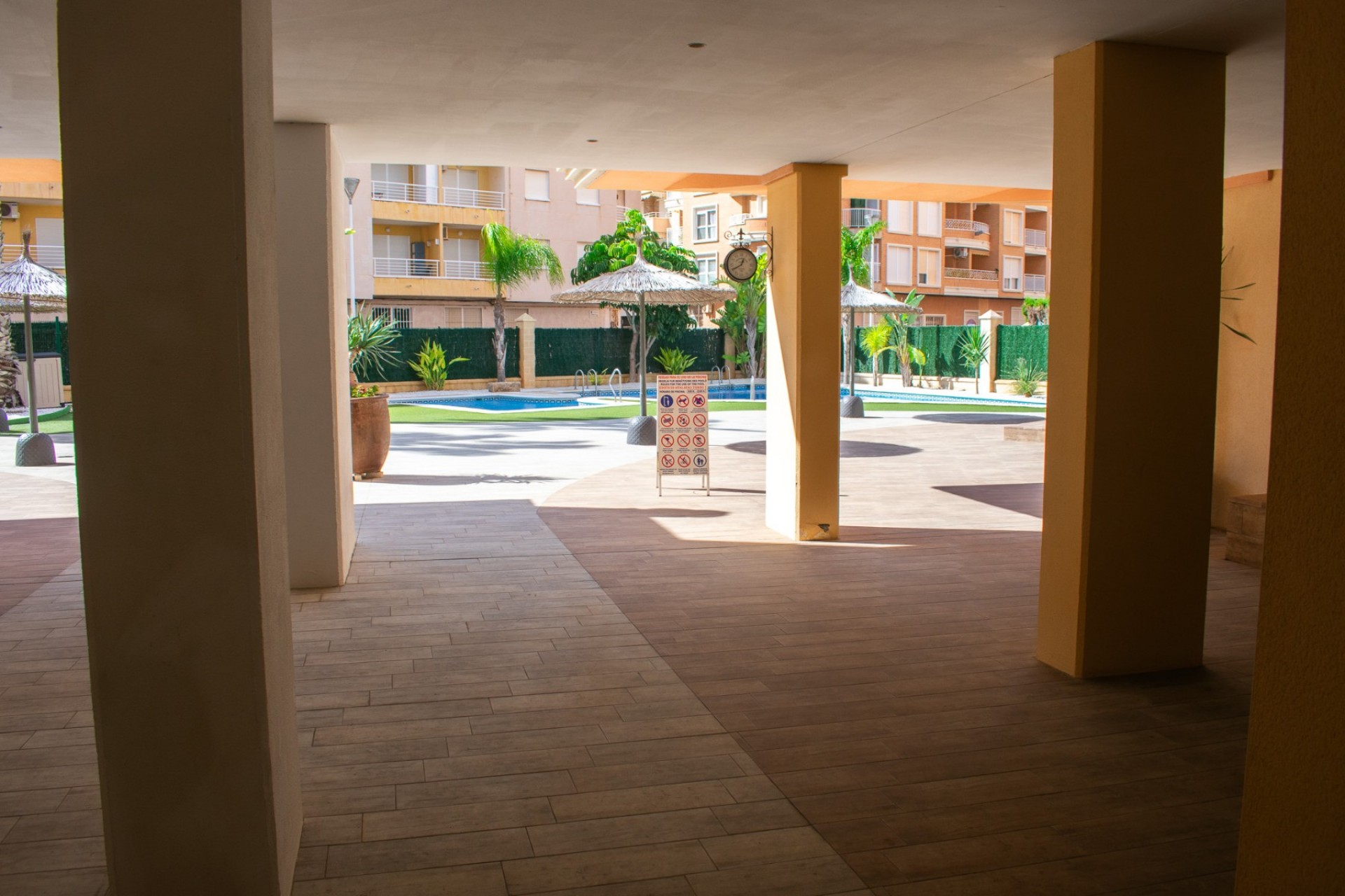 Resale - Apartamento -
Torrevieja - Playa de los Locos