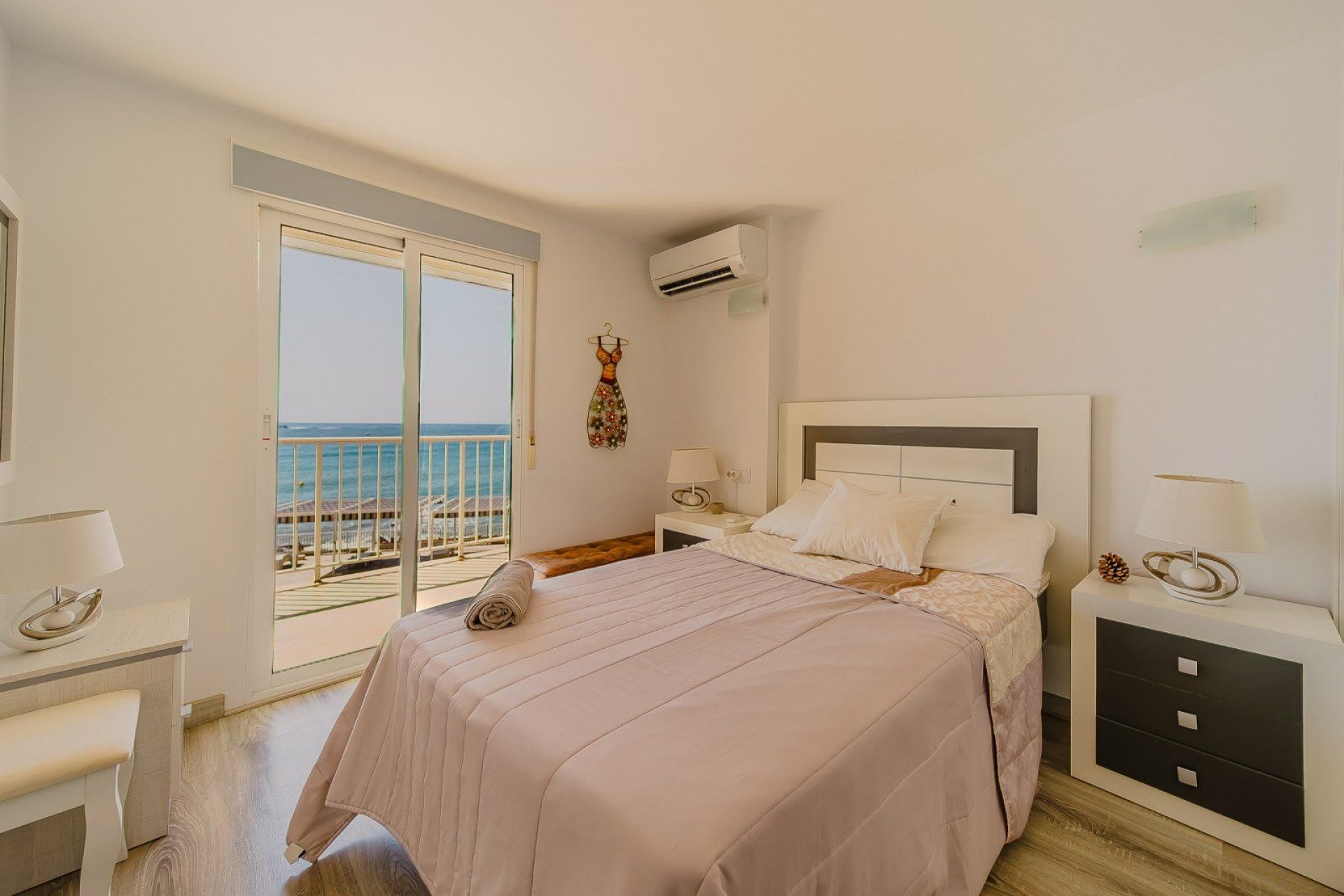 Resale - Apartamento -
Torrevieja - Playa del cura