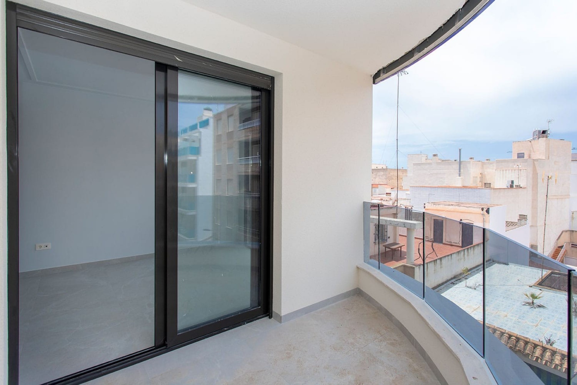 Resale - Apartamento -
Torrevieja - Playa del Cura