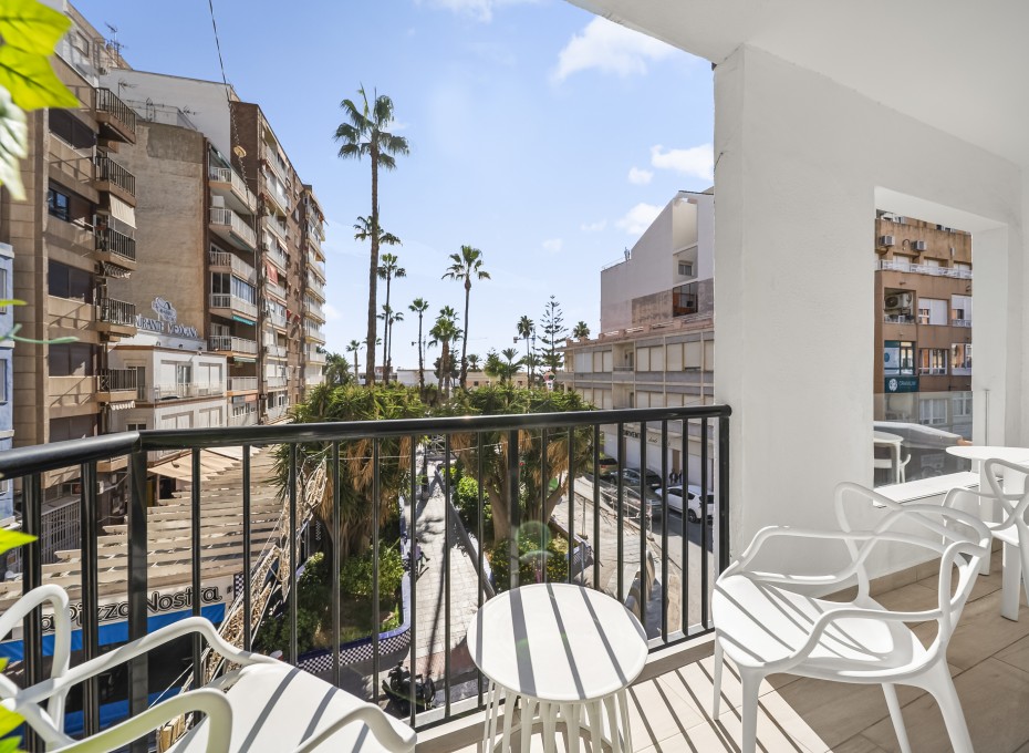 Resale - Apartamento -
Torrevieja - Puerto