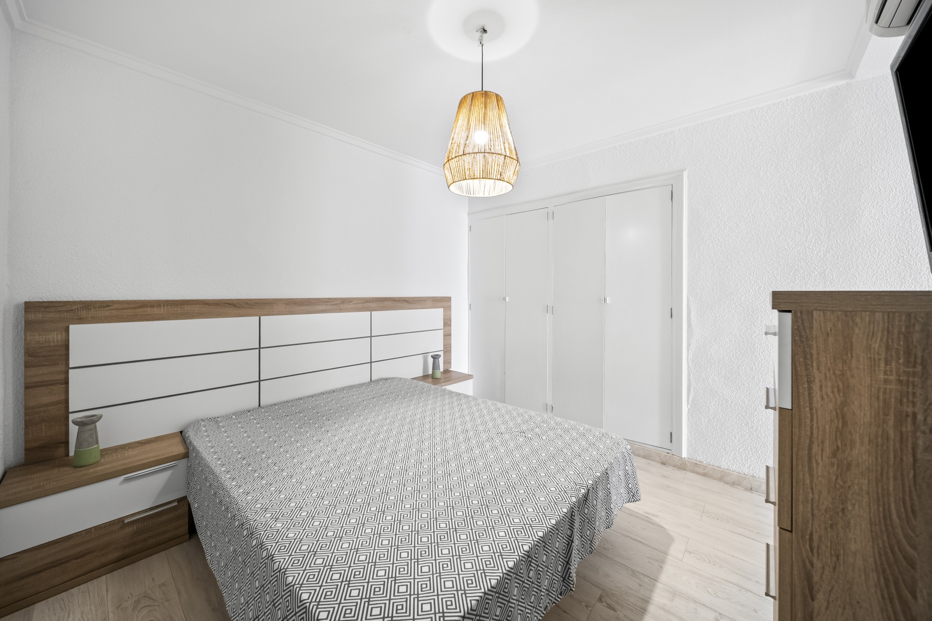 Resale - Apartamento -
Torrevieja - Puerto