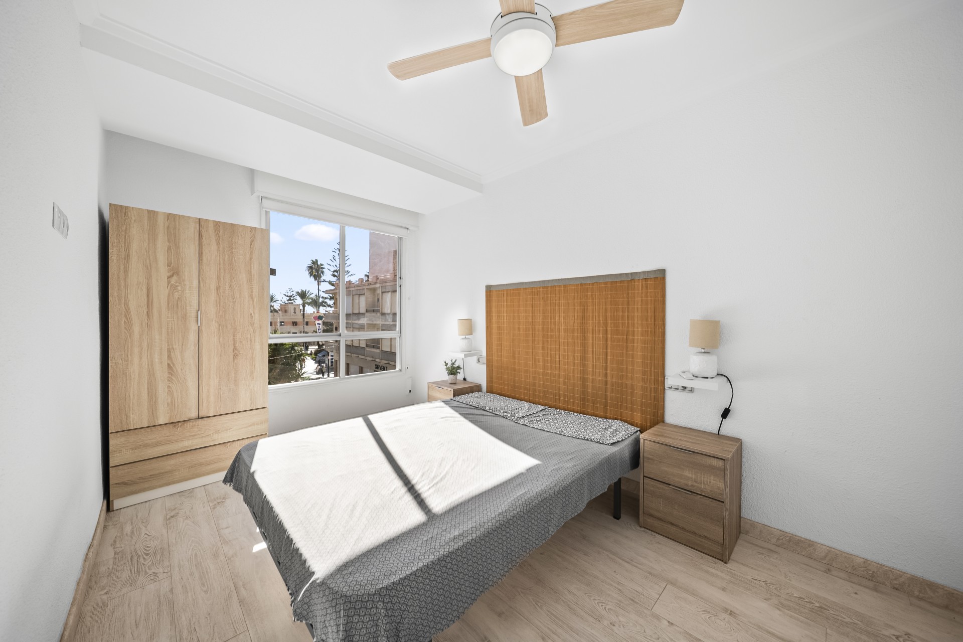 Resale - Apartamento -
Torrevieja - Puerto
