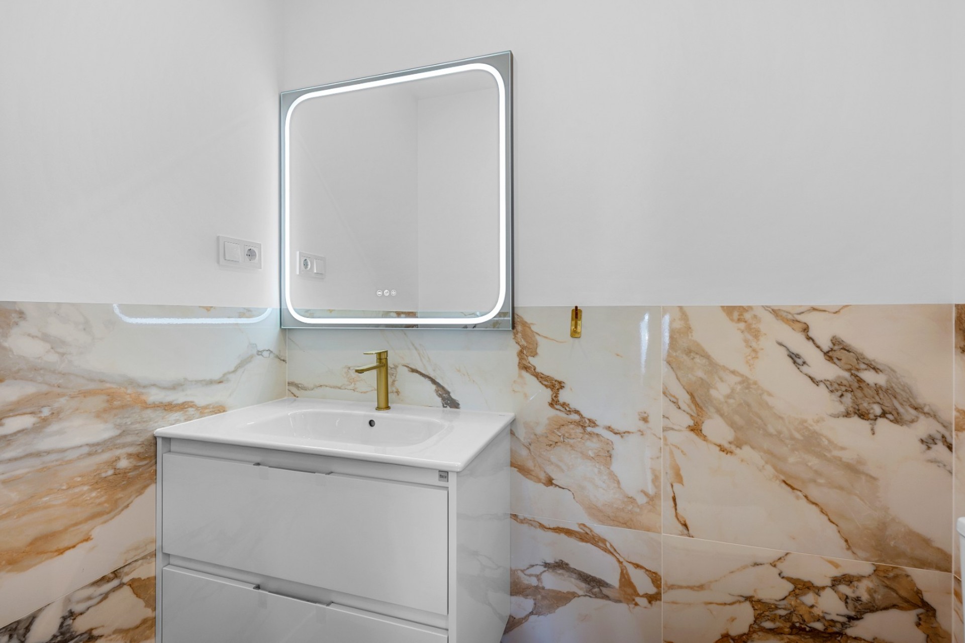 Resale - Apartamento -
Torrevieja - Punta prima