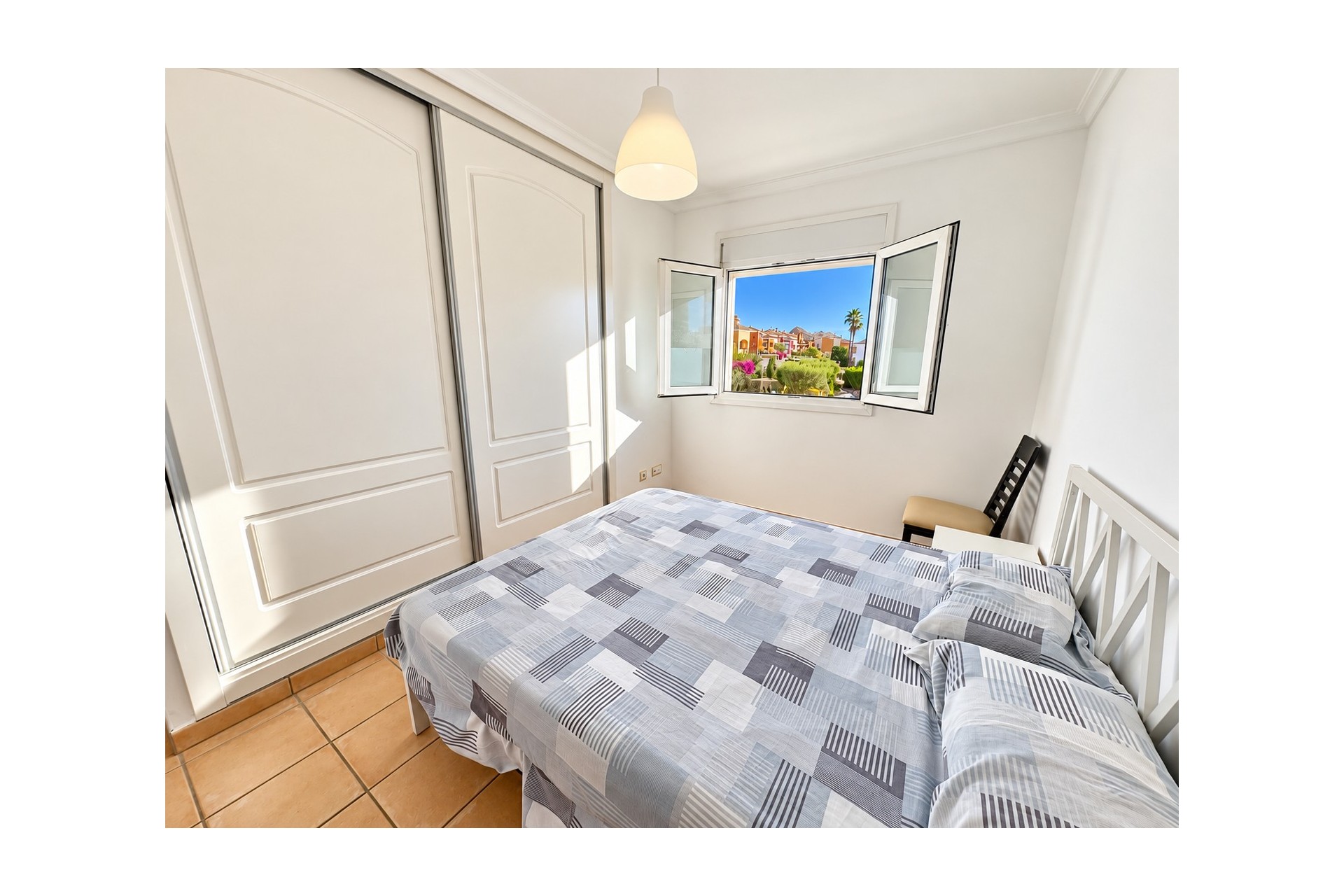 Resale - Apartment -
Altaona Golf and Country Village - Altaona Golf - Country Village