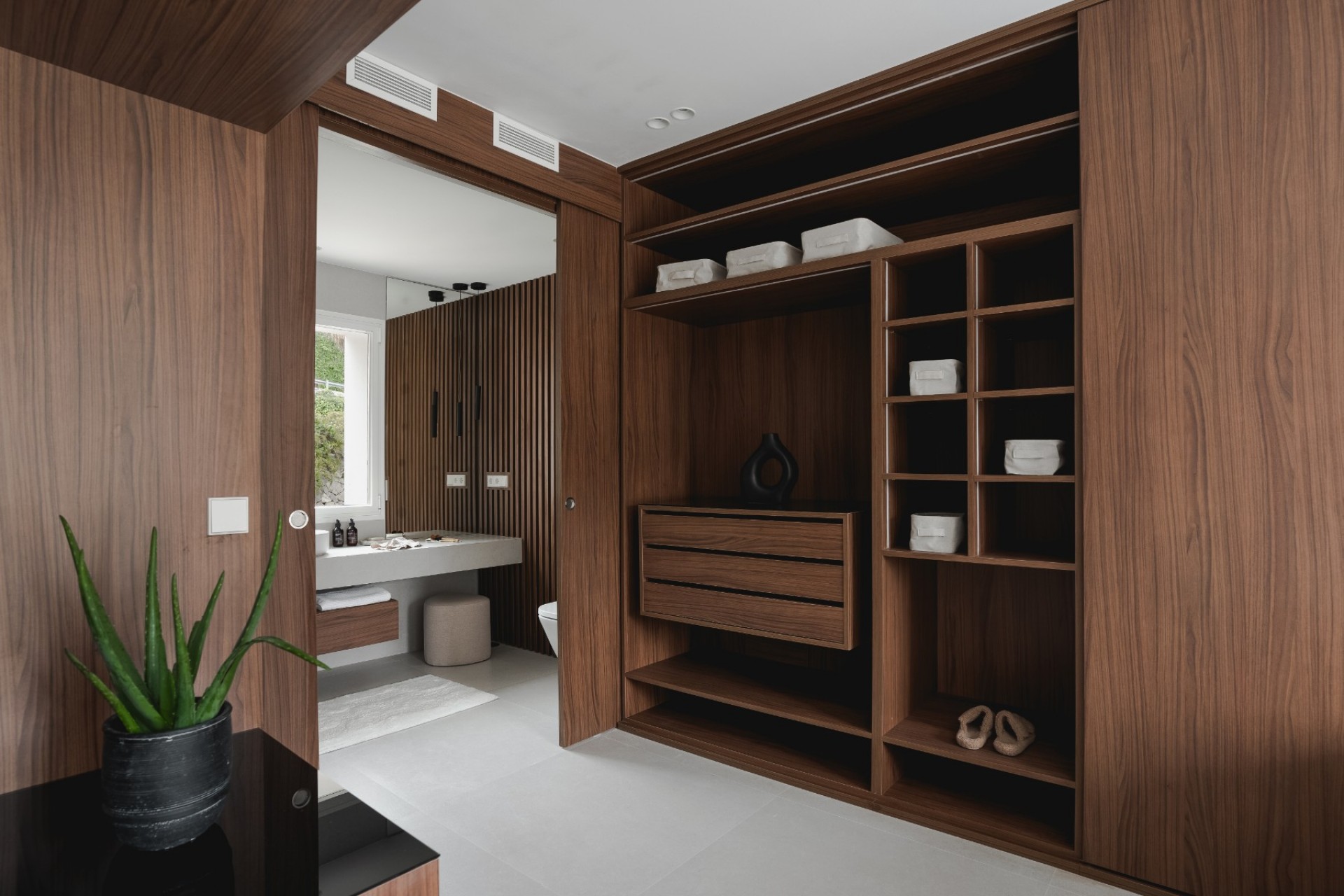 Resale - Apartment -
Benahavis - La Quinta