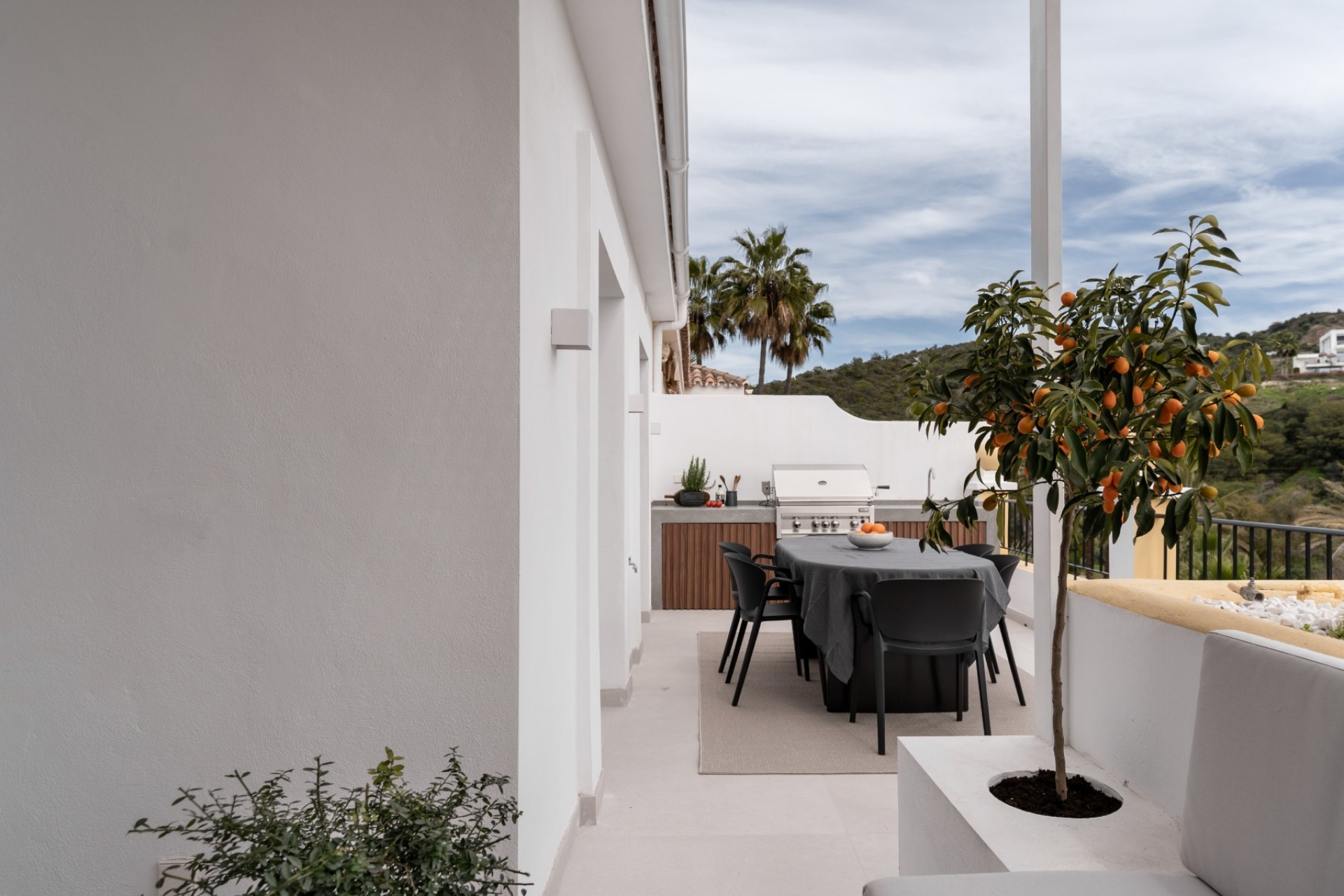 Resale - Apartment -
Benahavis - La Quinta
