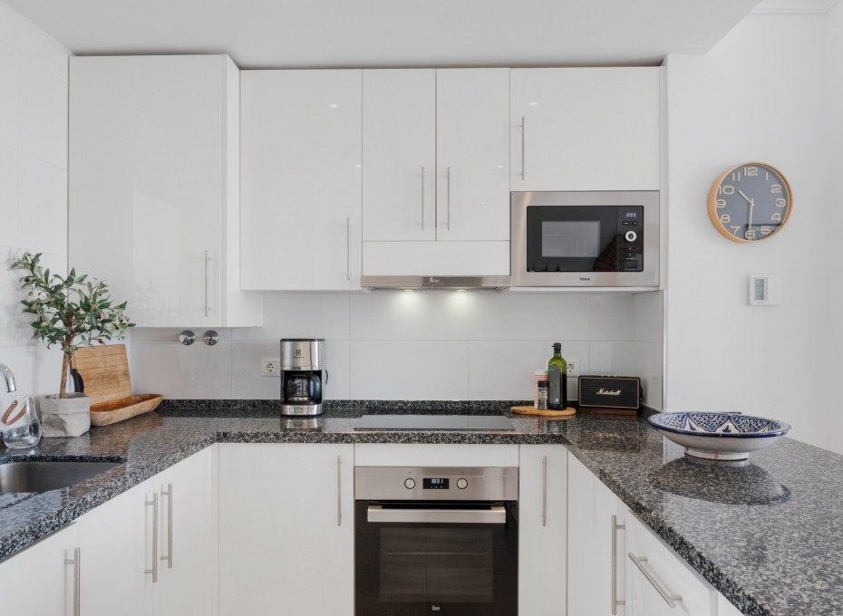 Resale - Apartment -
Benahavis - La Quinta