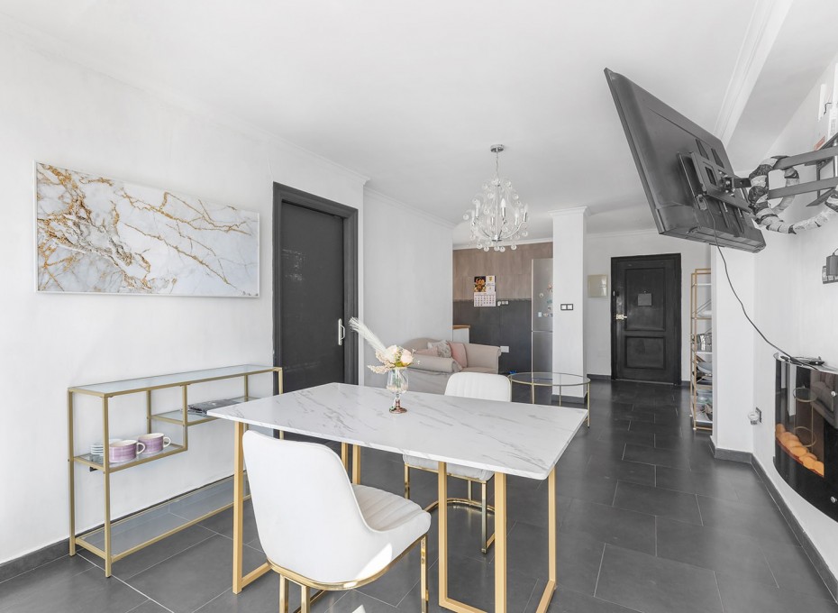 Resale - Apartment -
Daya Nueva