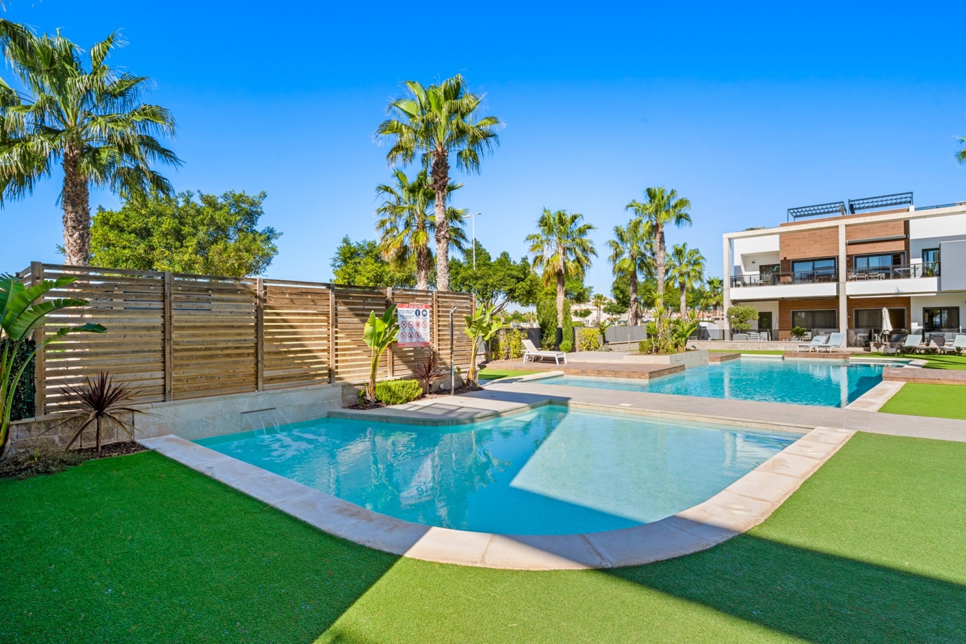 Resale - Apartment / Flat * -
Guardamar del Segura* - El Raso*