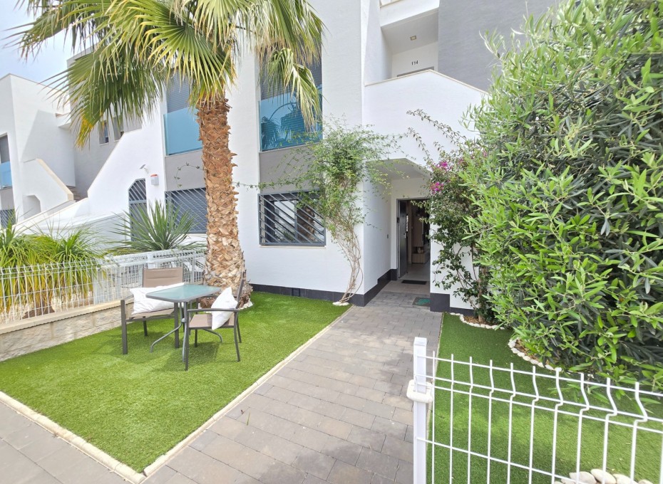 Resale - Apartment / Flat * -
Orihuela Costa * - Punta Prima *