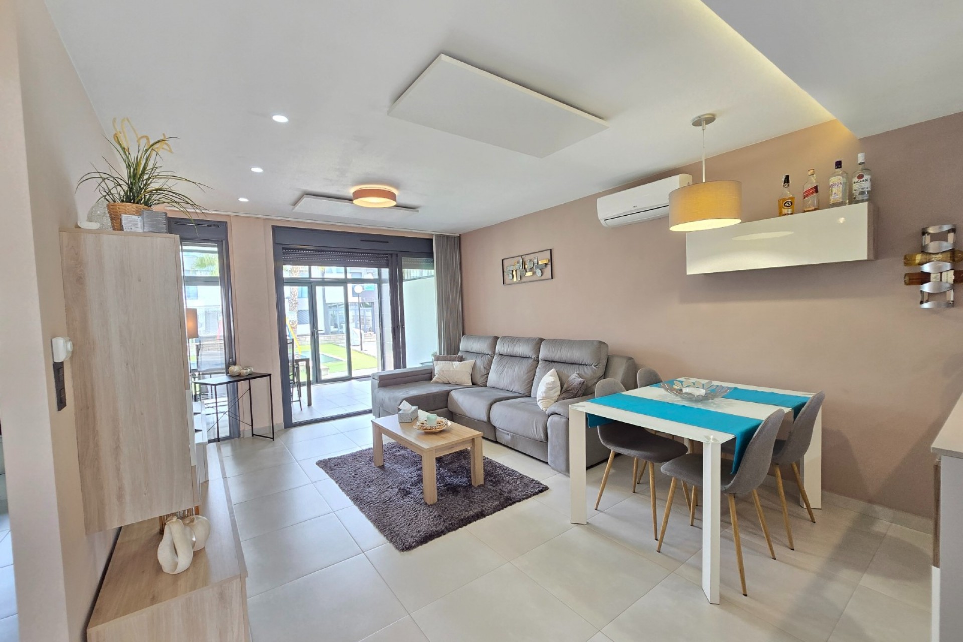 Resale - Apartment / Flat * -
Orihuela Costa * - Punta Prima *