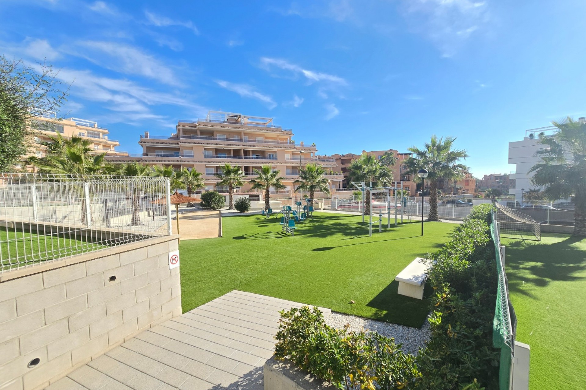 Resale - Apartment / Flat * -
Orihuela Costa * - Villamartín *