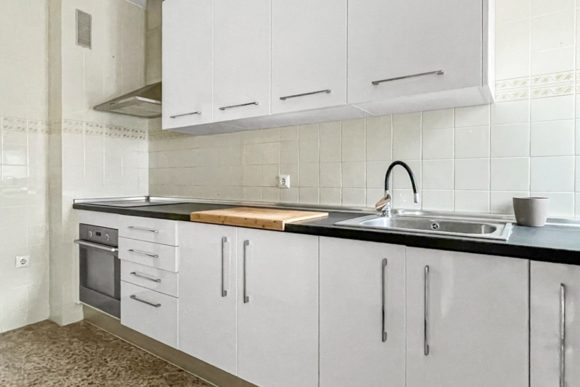 Resale - Apartment -
Guardamar del Segura - Pueblo