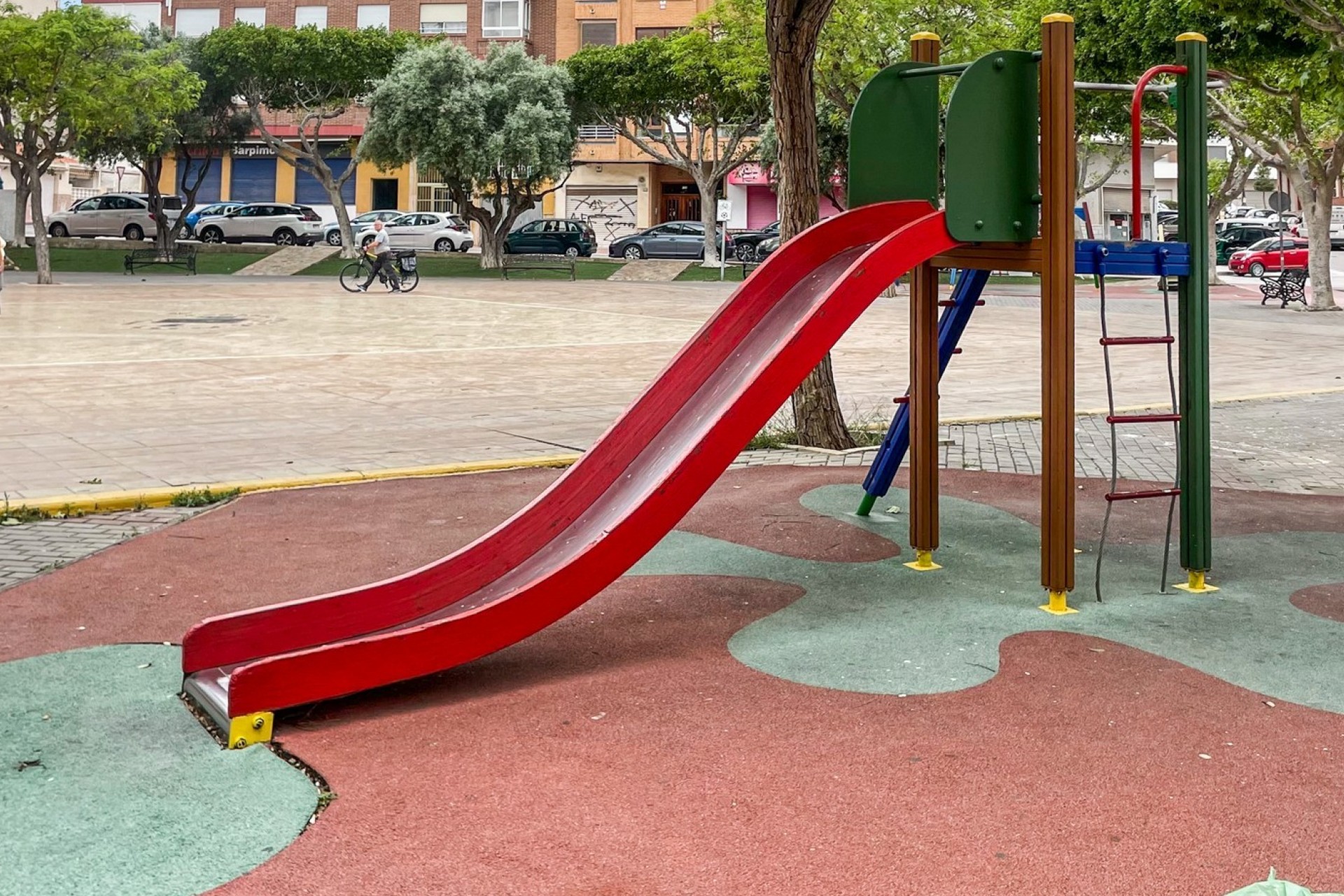Resale - Apartment -
Guardamar del Segura - Pueblo