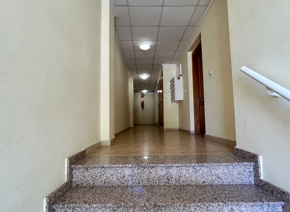 Resale - Apartment -
Jacarilla - pueblo