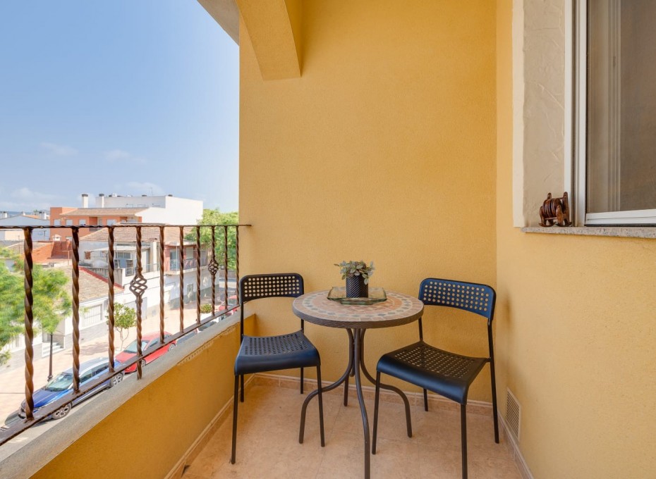 Resale - Apartment -
Jacarilla