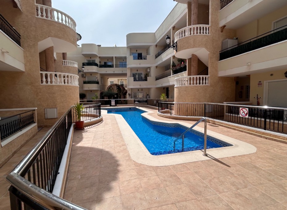 Resale - Apartment -
Jacarilla